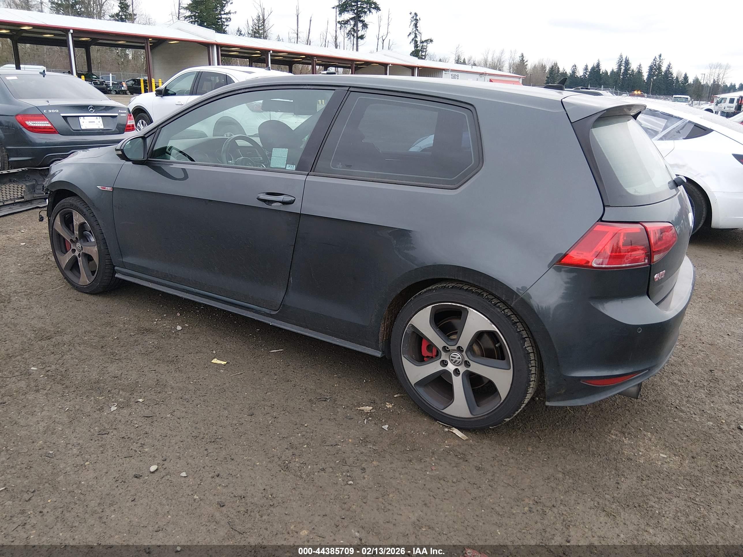 VOLKSWAGEN GOLF image 3
