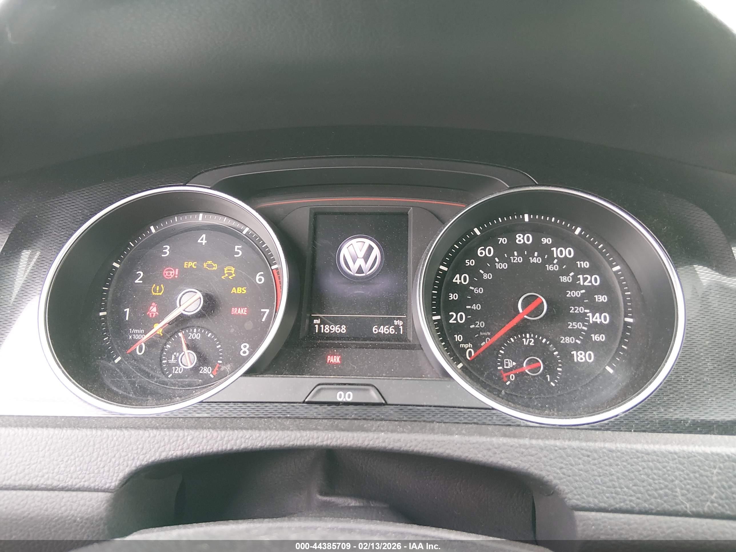 VOLKSWAGEN GOLF image 7