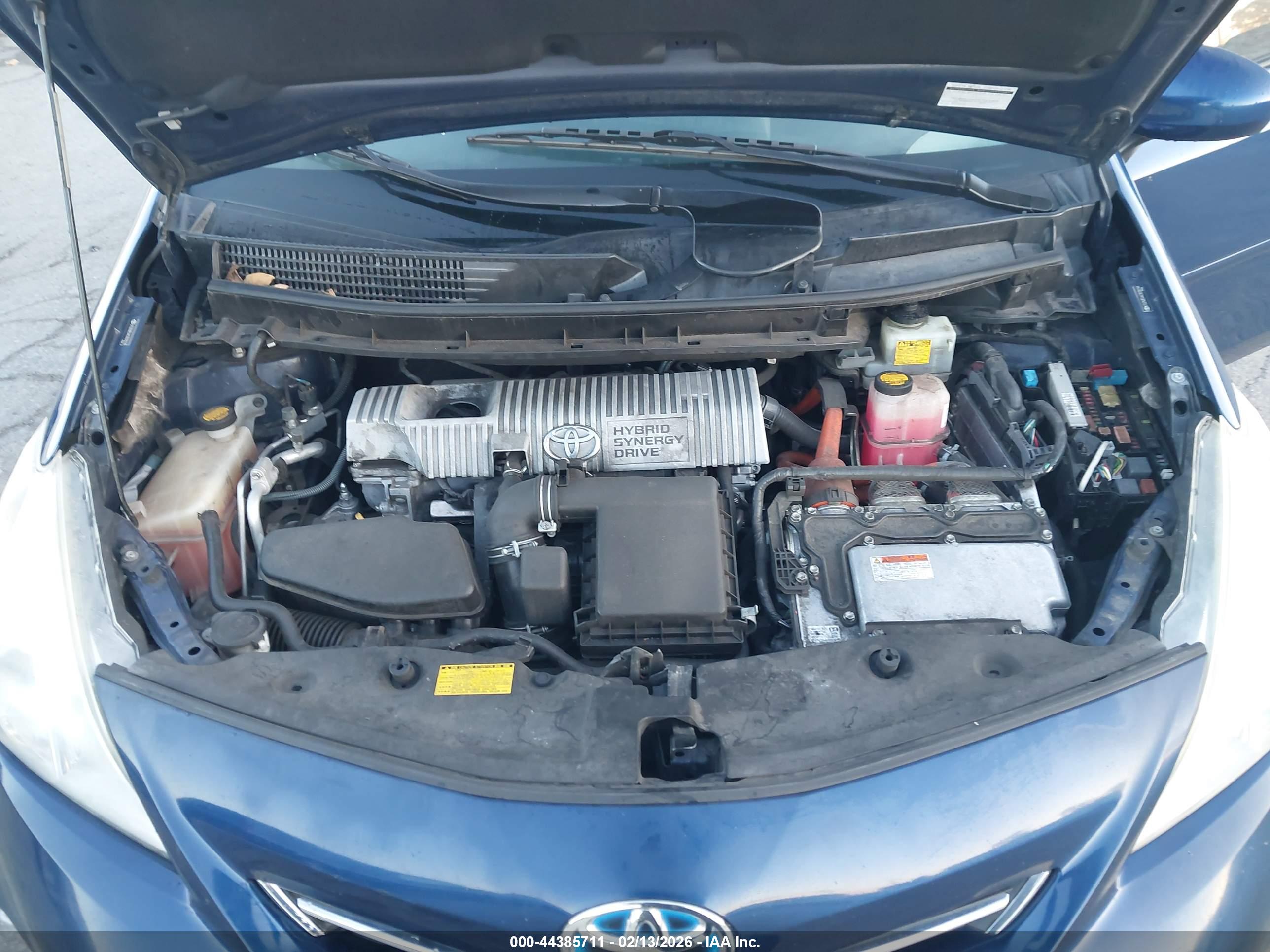 TOYOTA PRIUS image 10