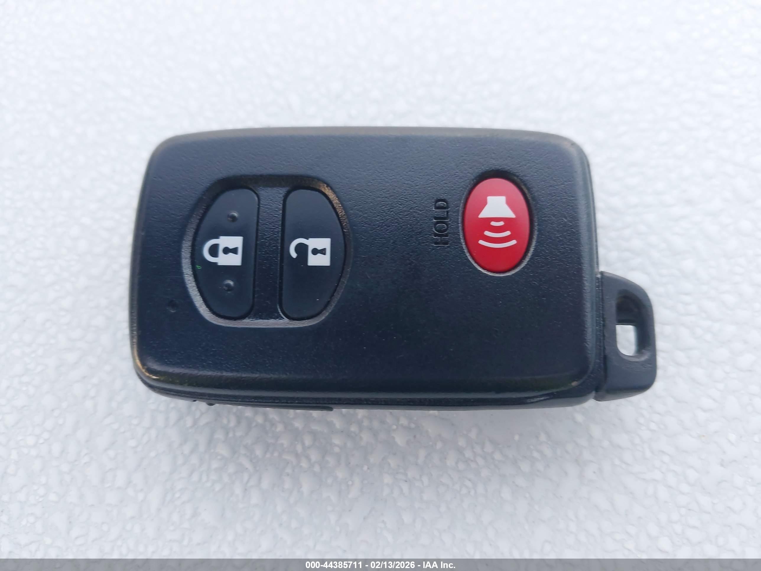 TOYOTA PRIUS image 11
