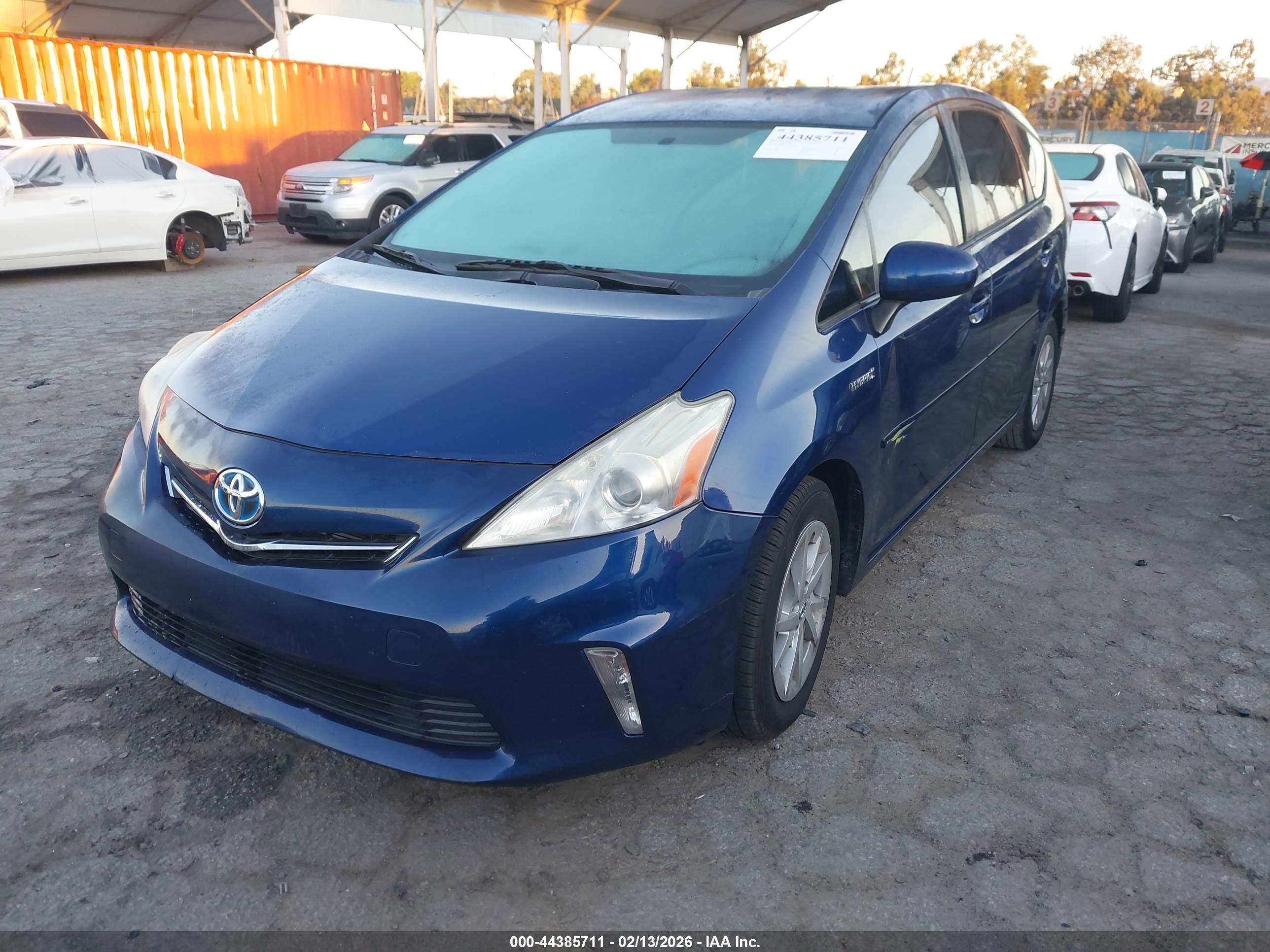 TOYOTA PRIUS image 2