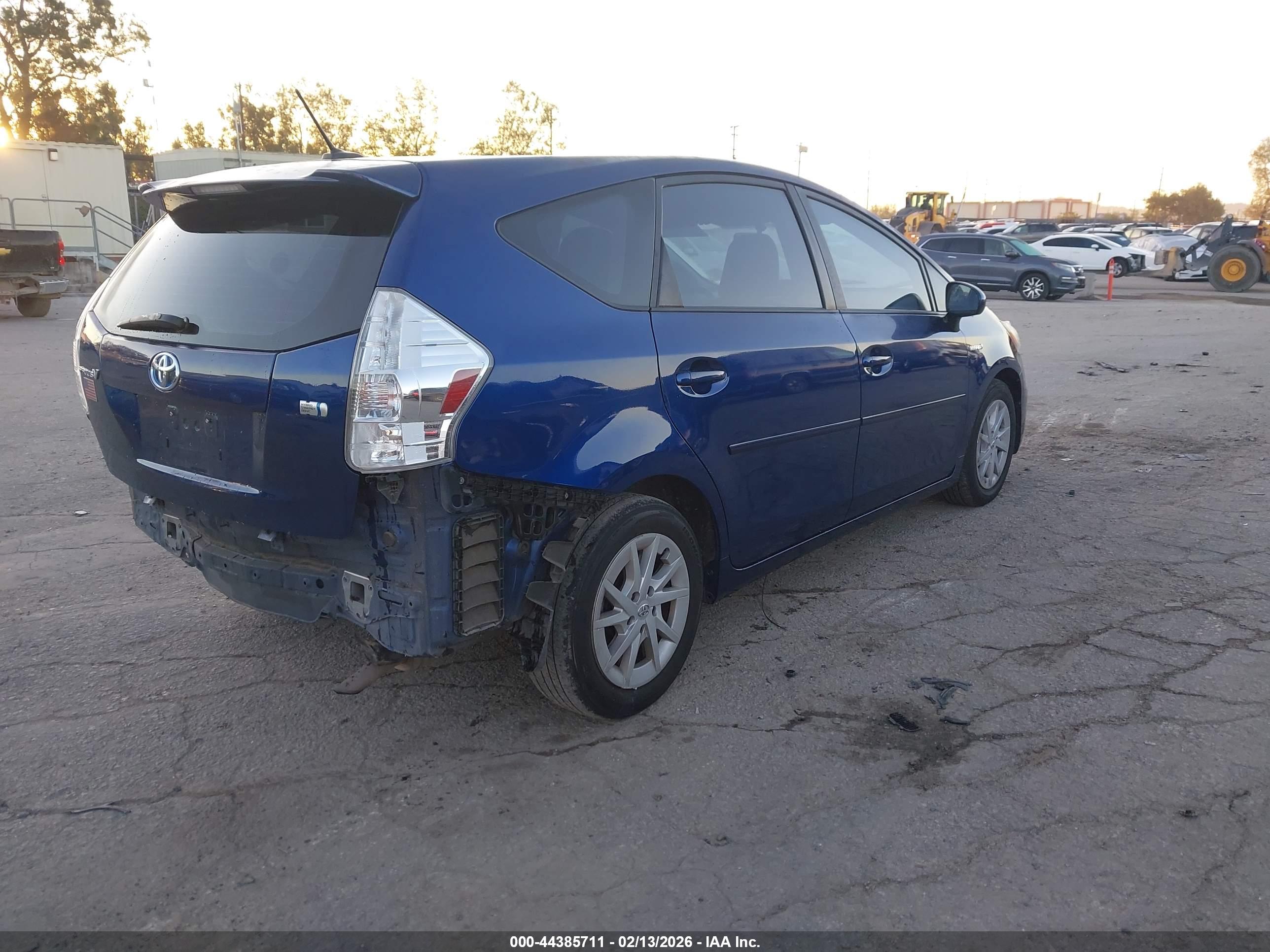 TOYOTA PRIUS image 4