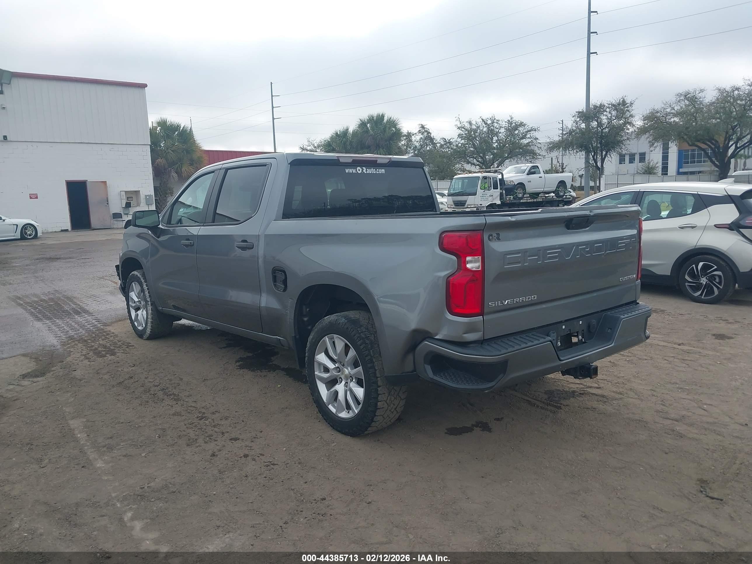 CHEVROLET SILVERADO image 3