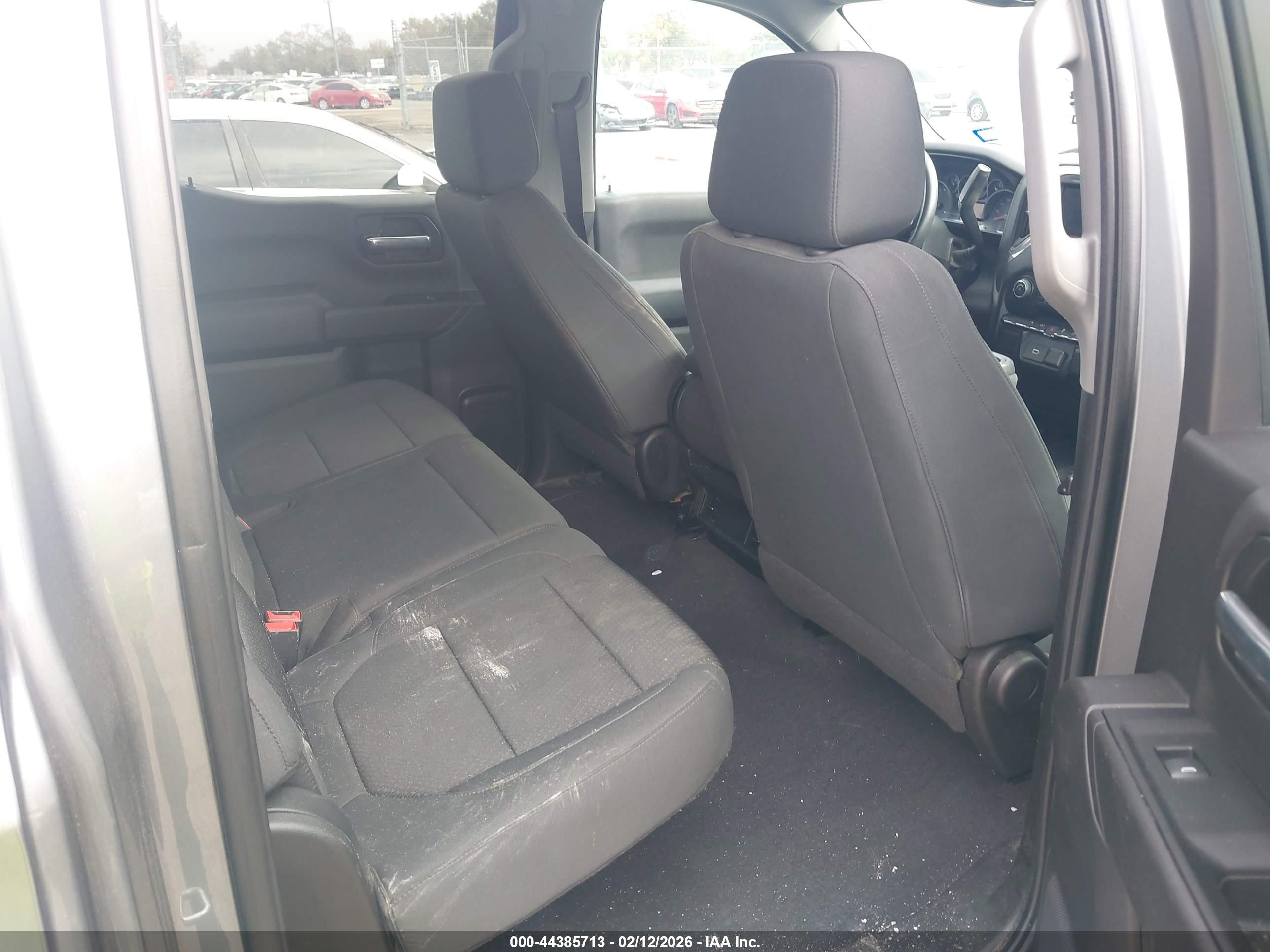 CHEVROLET SILVERADO image 8