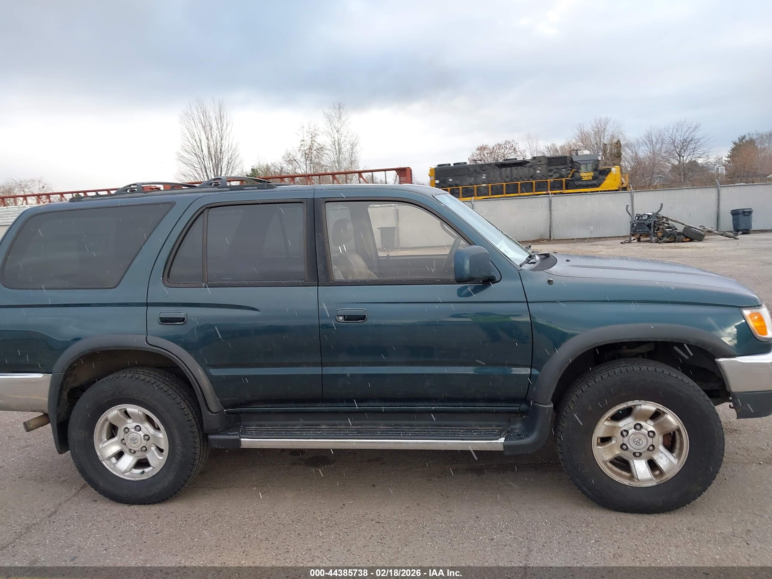 TOYOTA 4RUNNER image 6