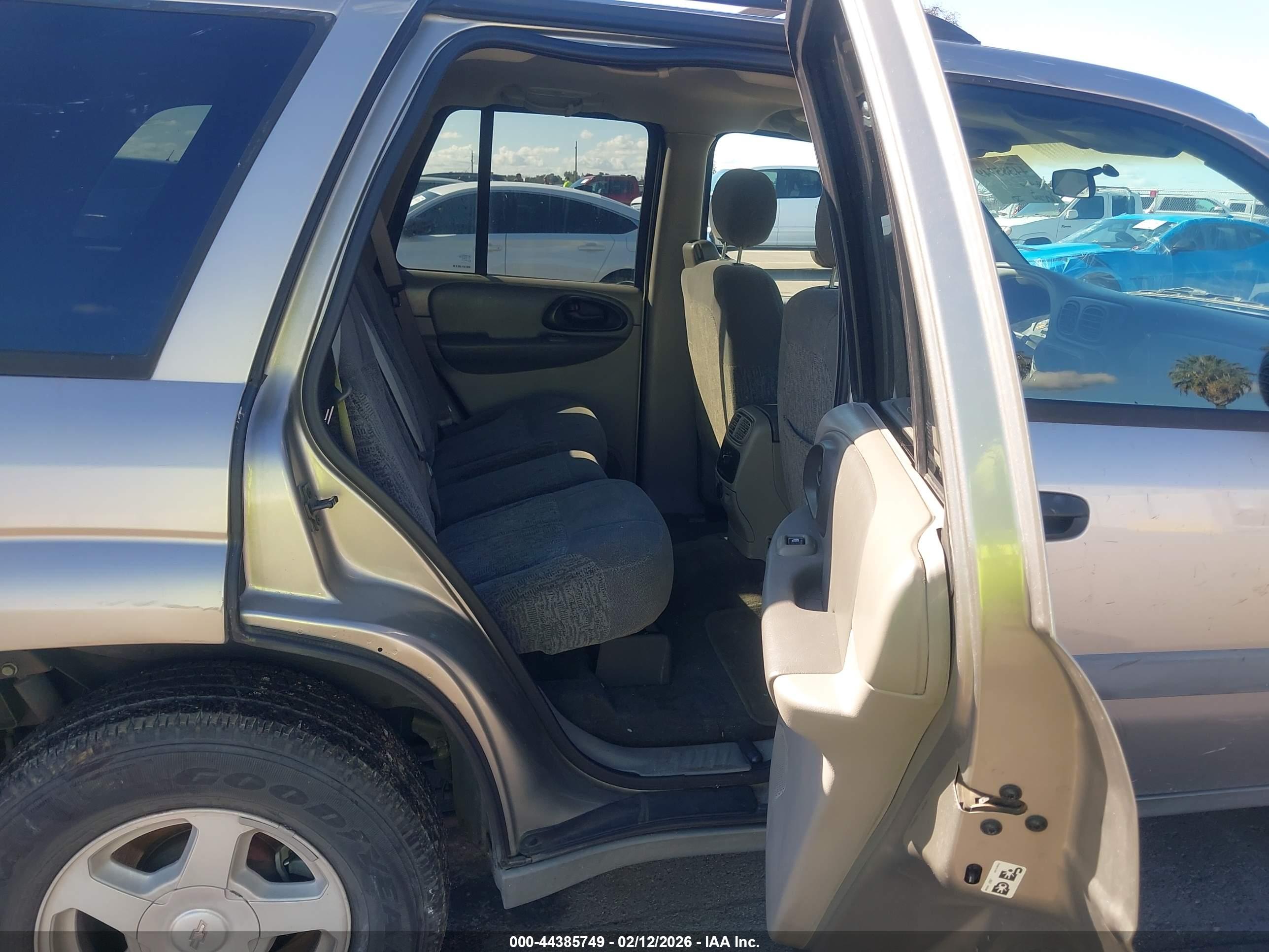 CHEVROLET TRAILBLAZER image 8
