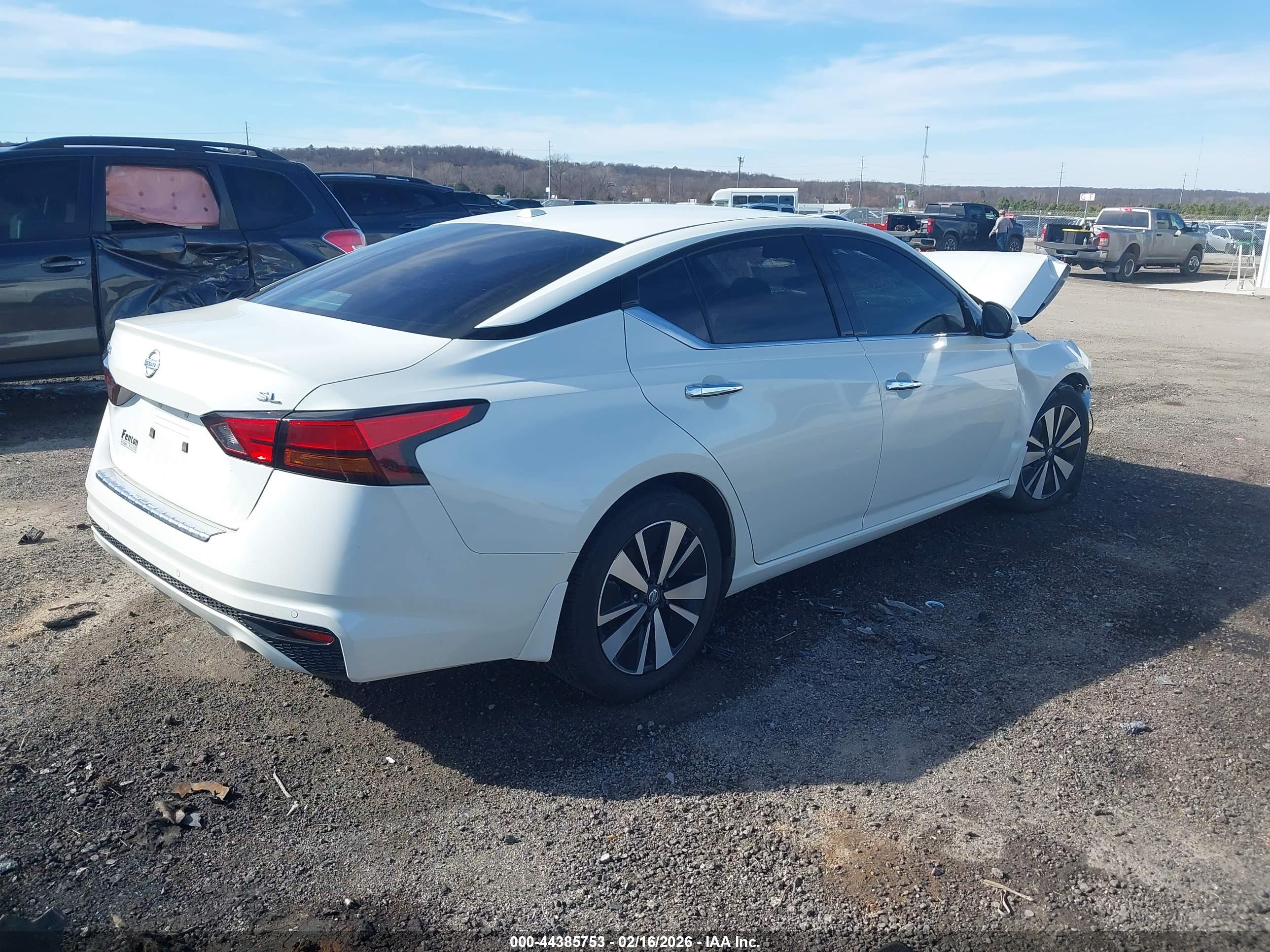 NISSAN ALTIMA image 4