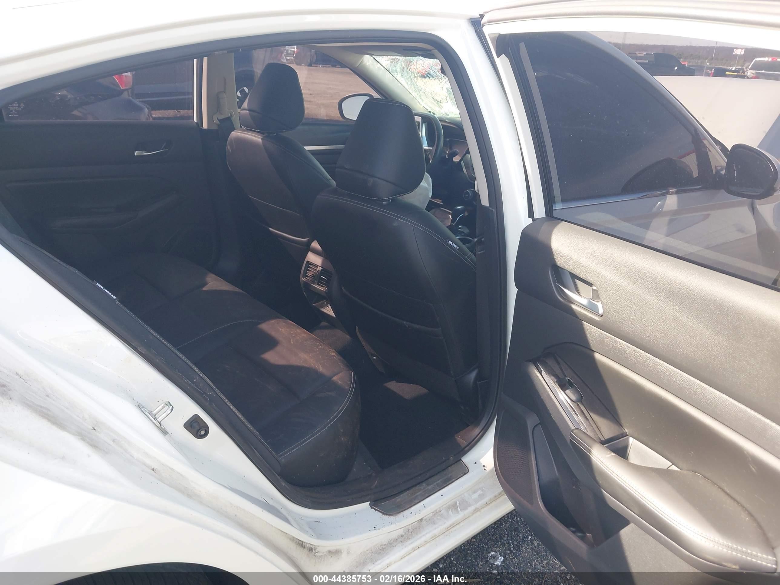 NISSAN ALTIMA image 8