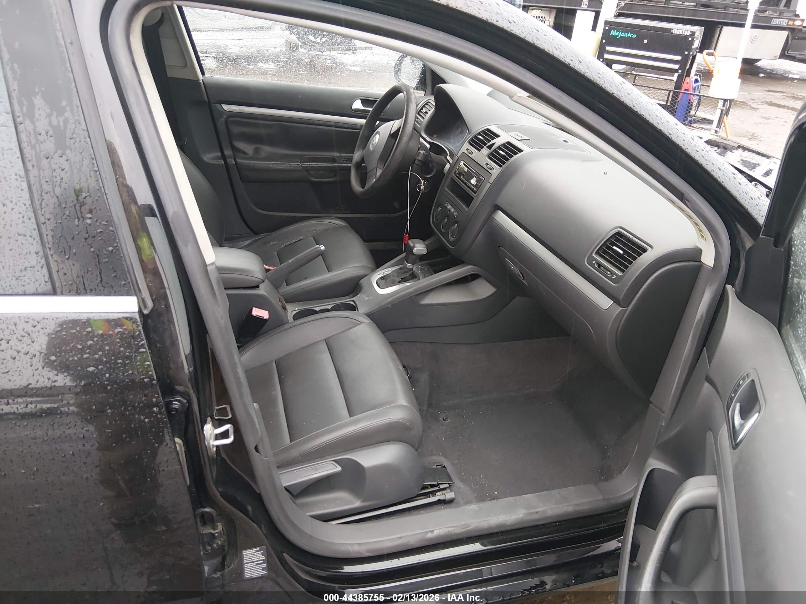 VOLKSWAGEN JETTA image 5