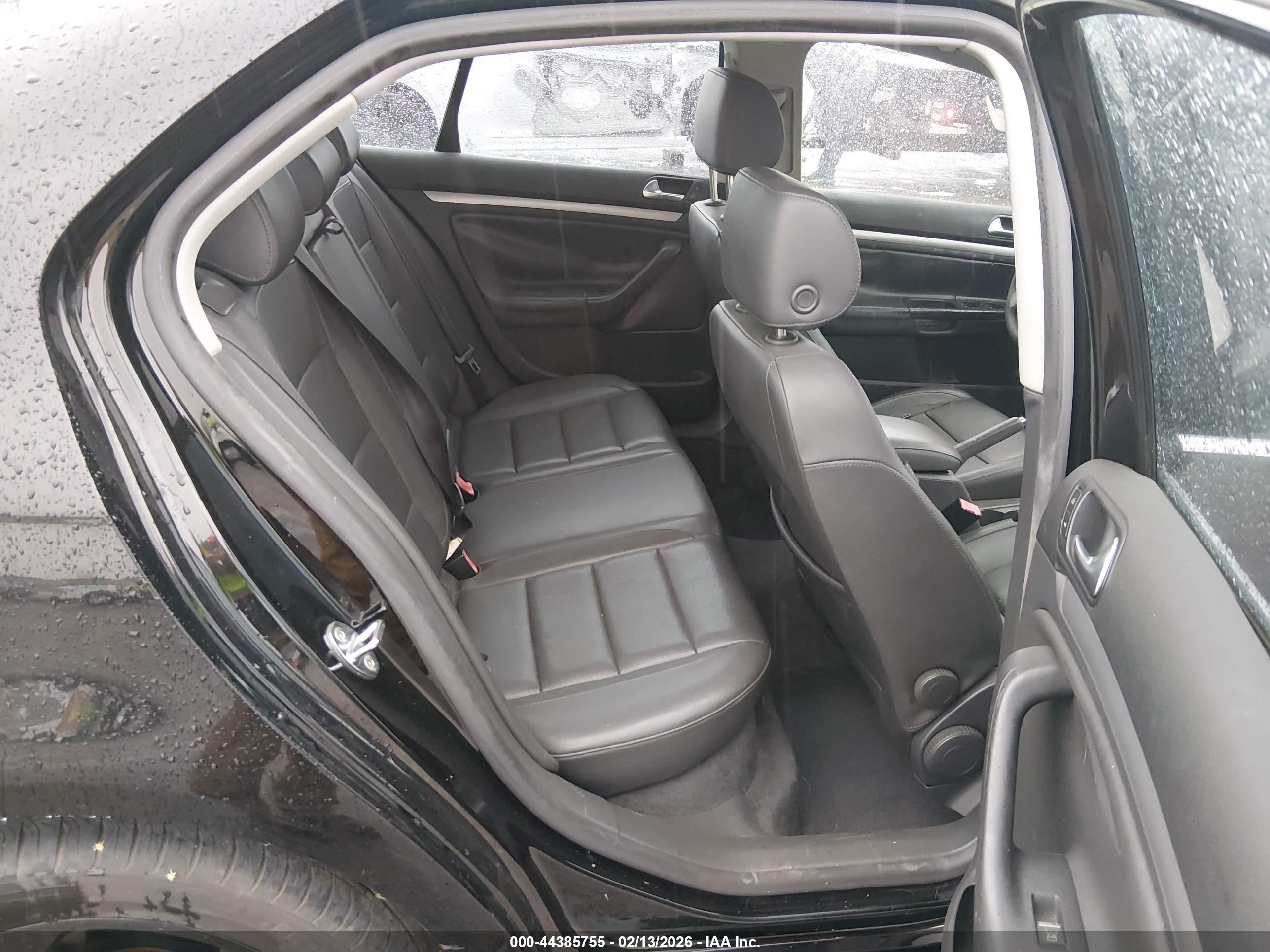 VOLKSWAGEN JETTA image 8