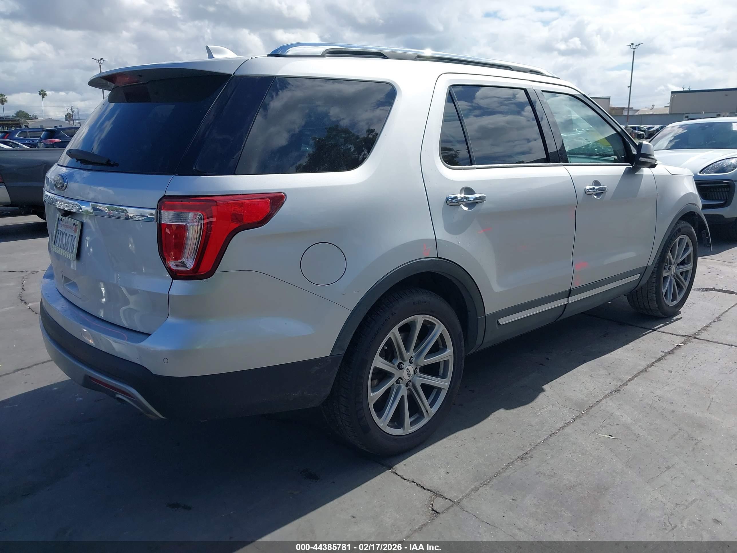 FORD EXPLORER image 4