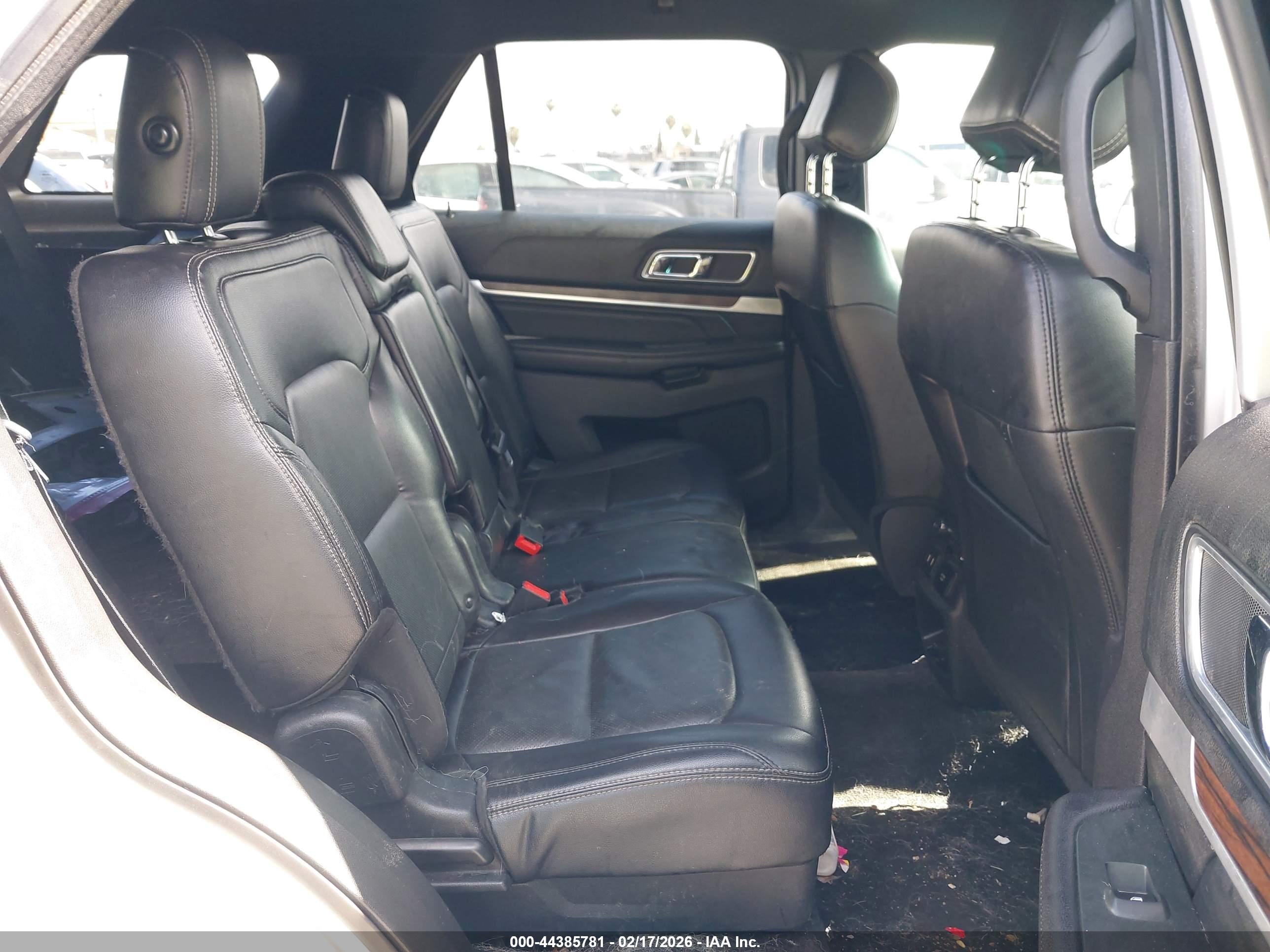 FORD EXPLORER image 8