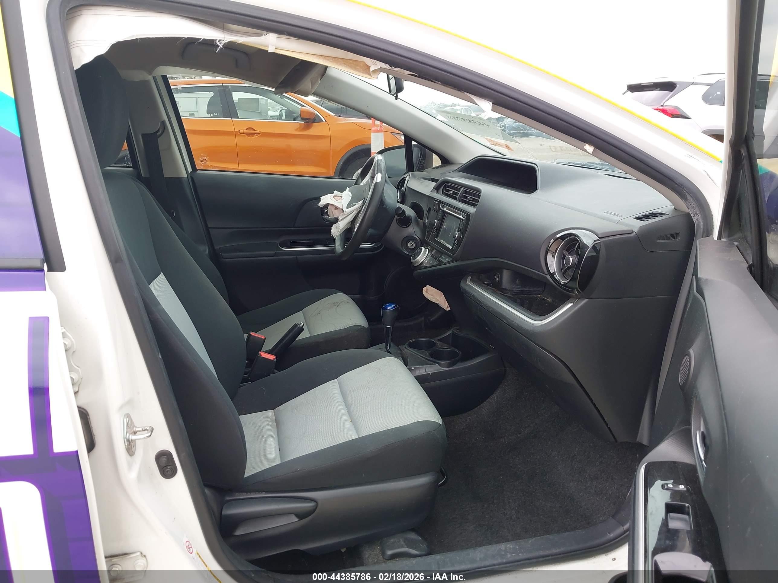 TOYOTA PRIUS image 5