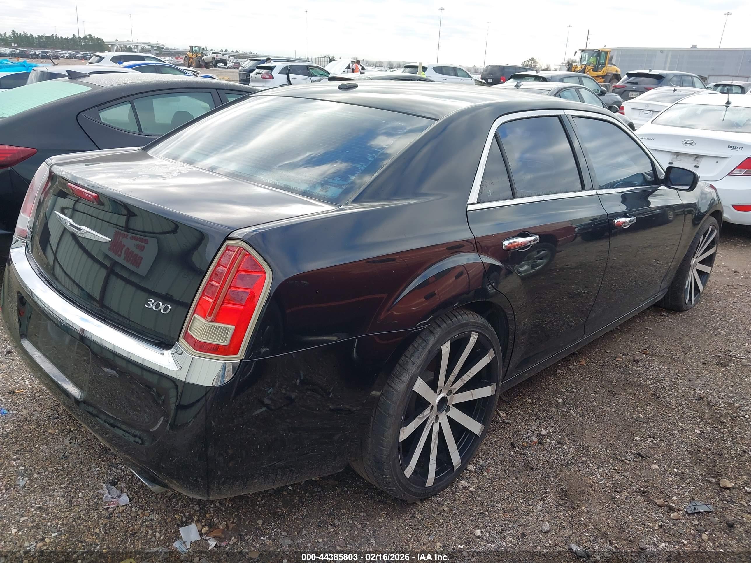CHRYSLER 300 image 4