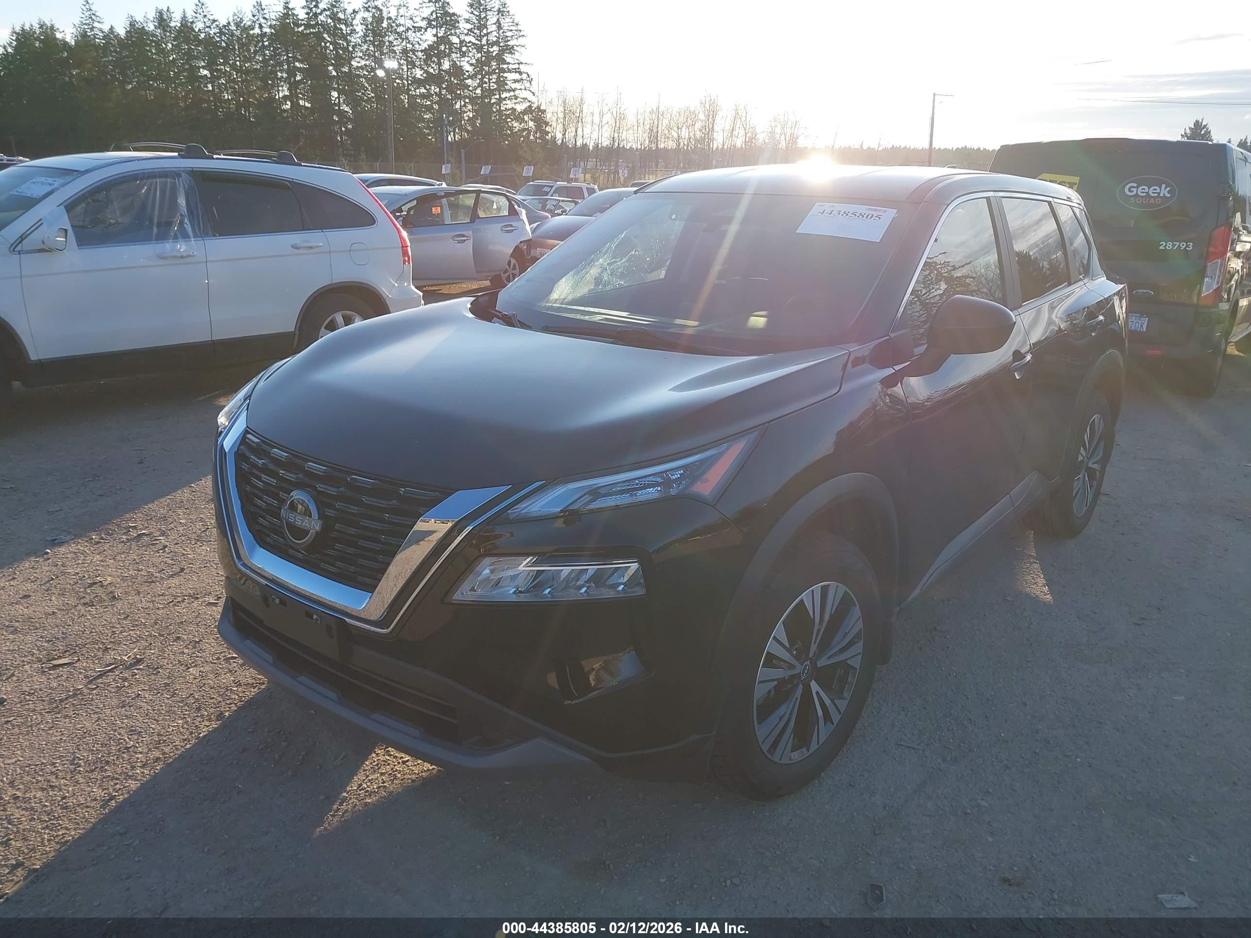 NISSAN ROGUE image 2