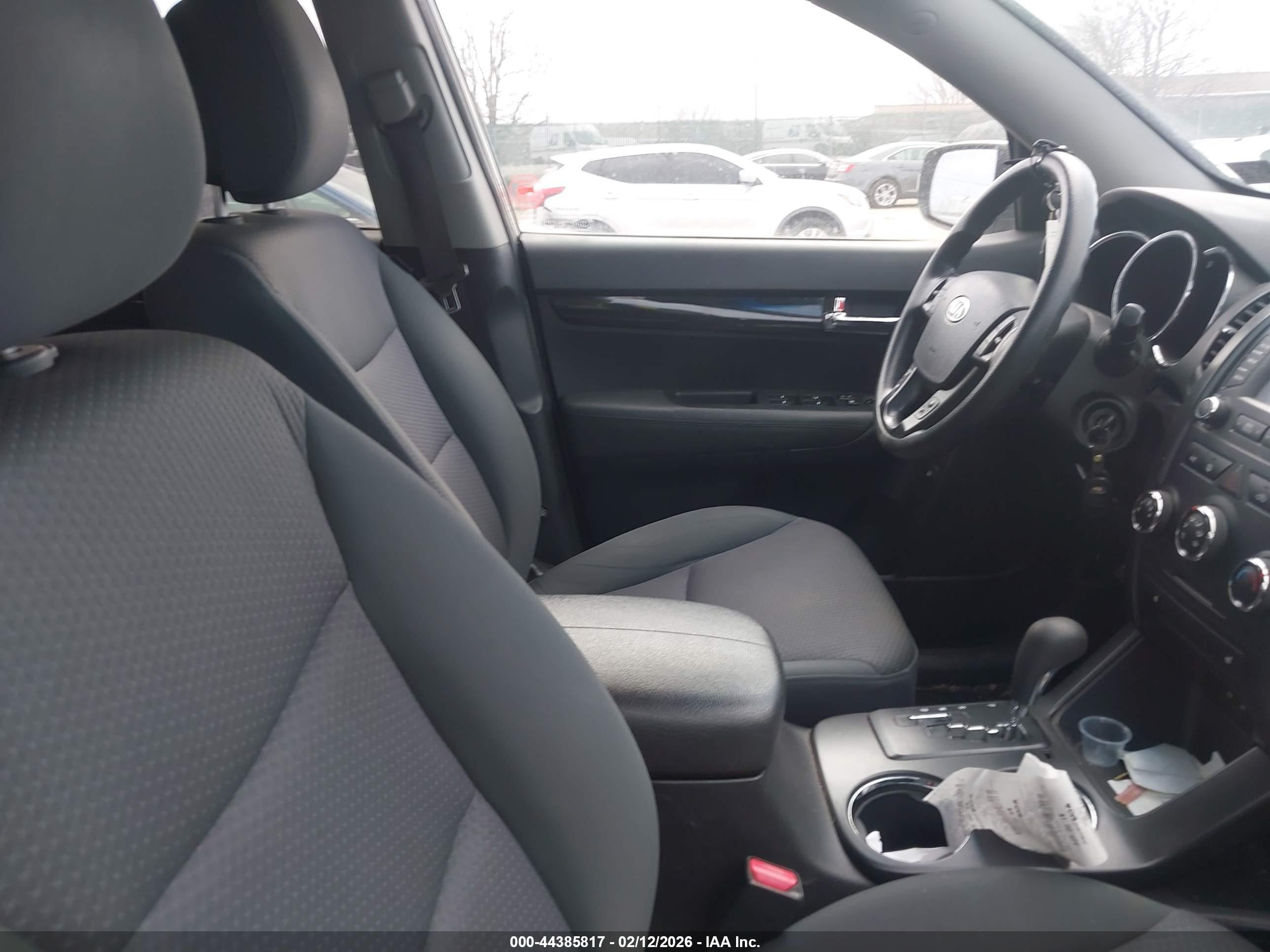 KIA SORENTO image 5