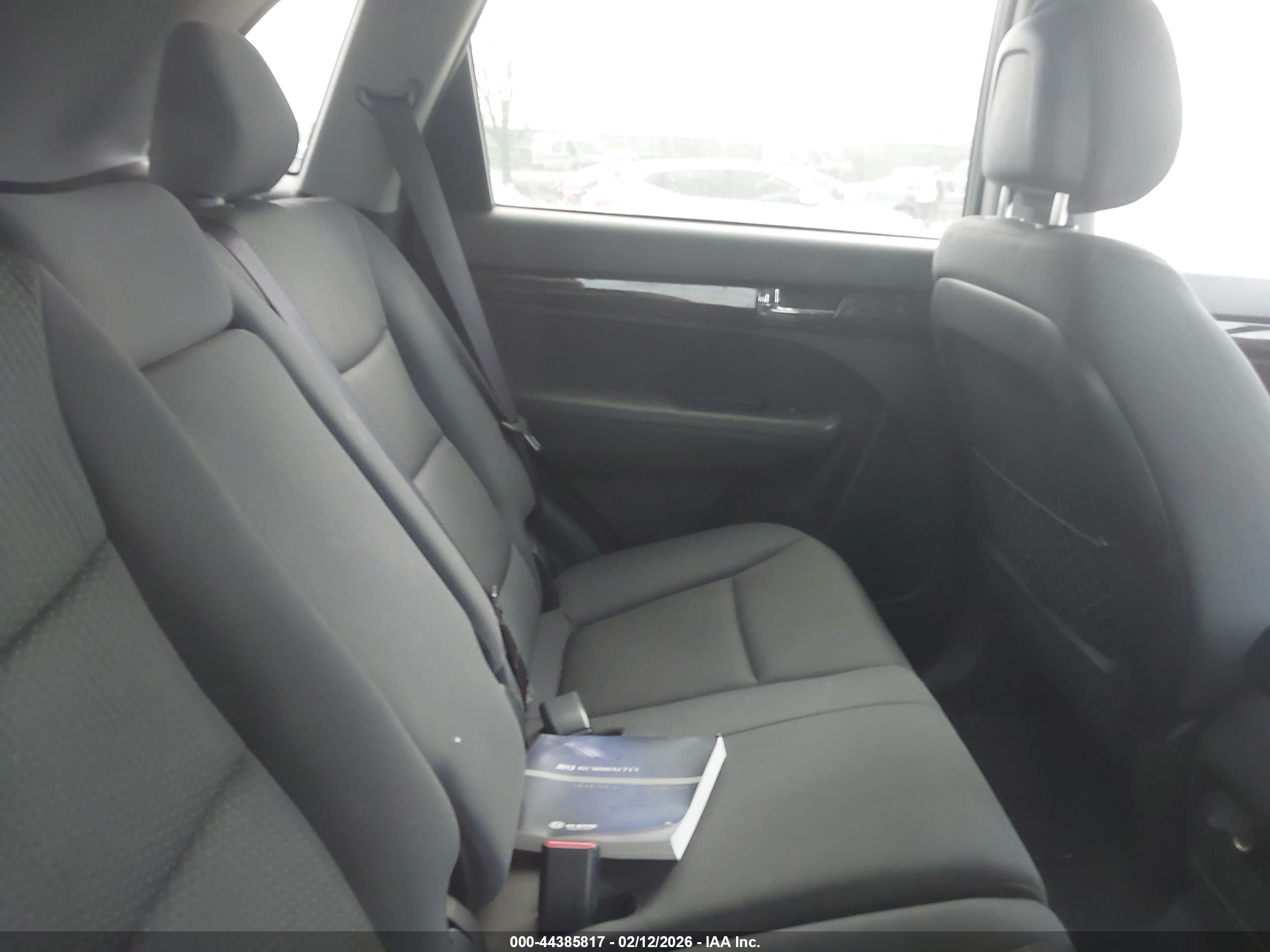 KIA SORENTO image 8