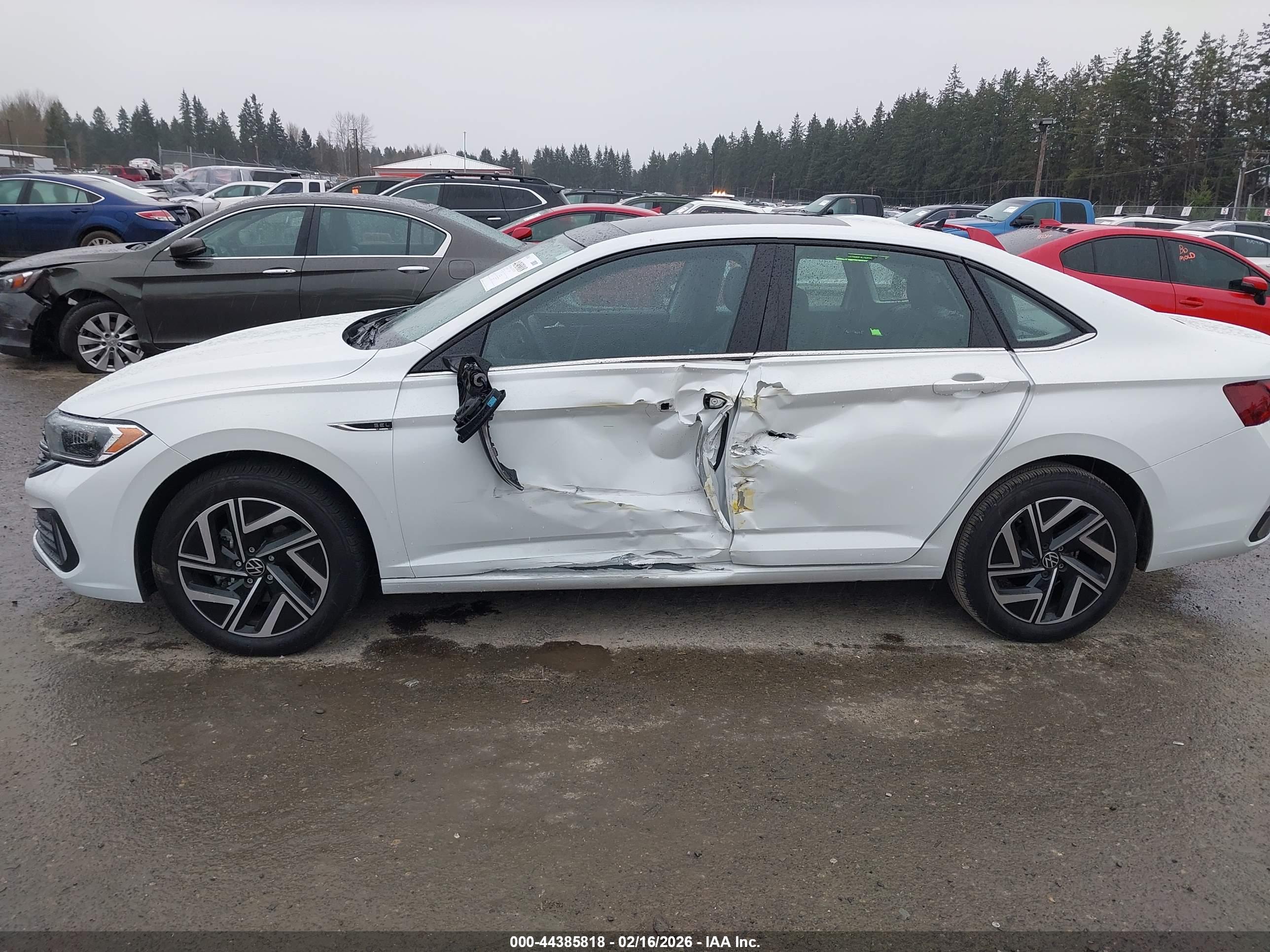 VOLKSWAGEN JETTA image 6
