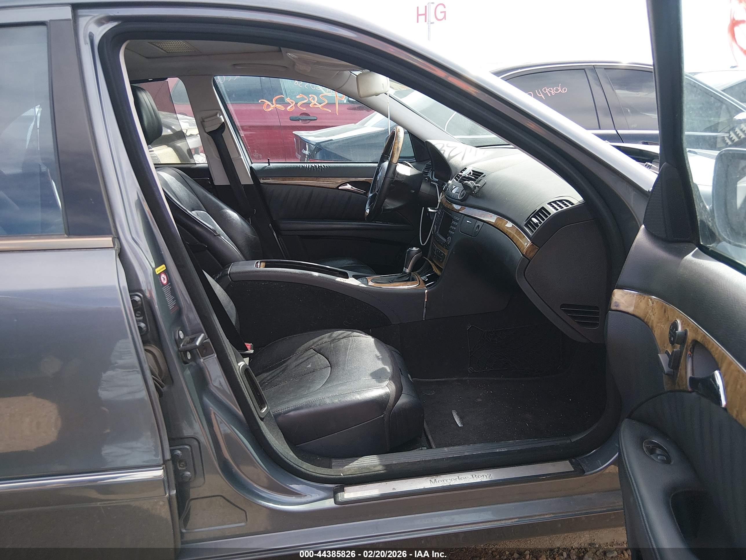 MERCEDES-BENZ E image 5
