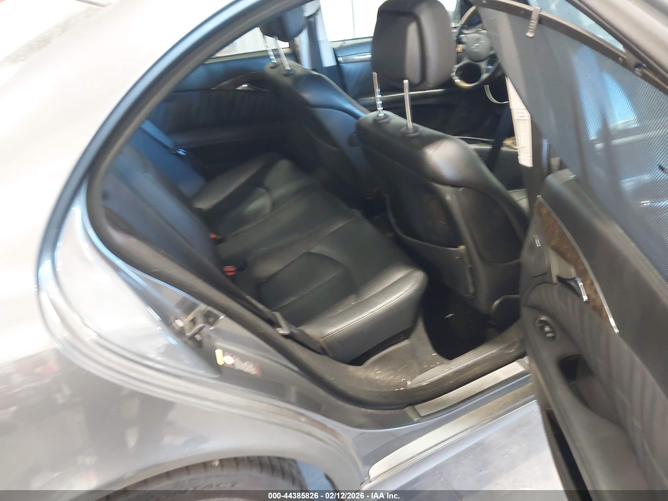 MERCEDES-BENZ E image 8