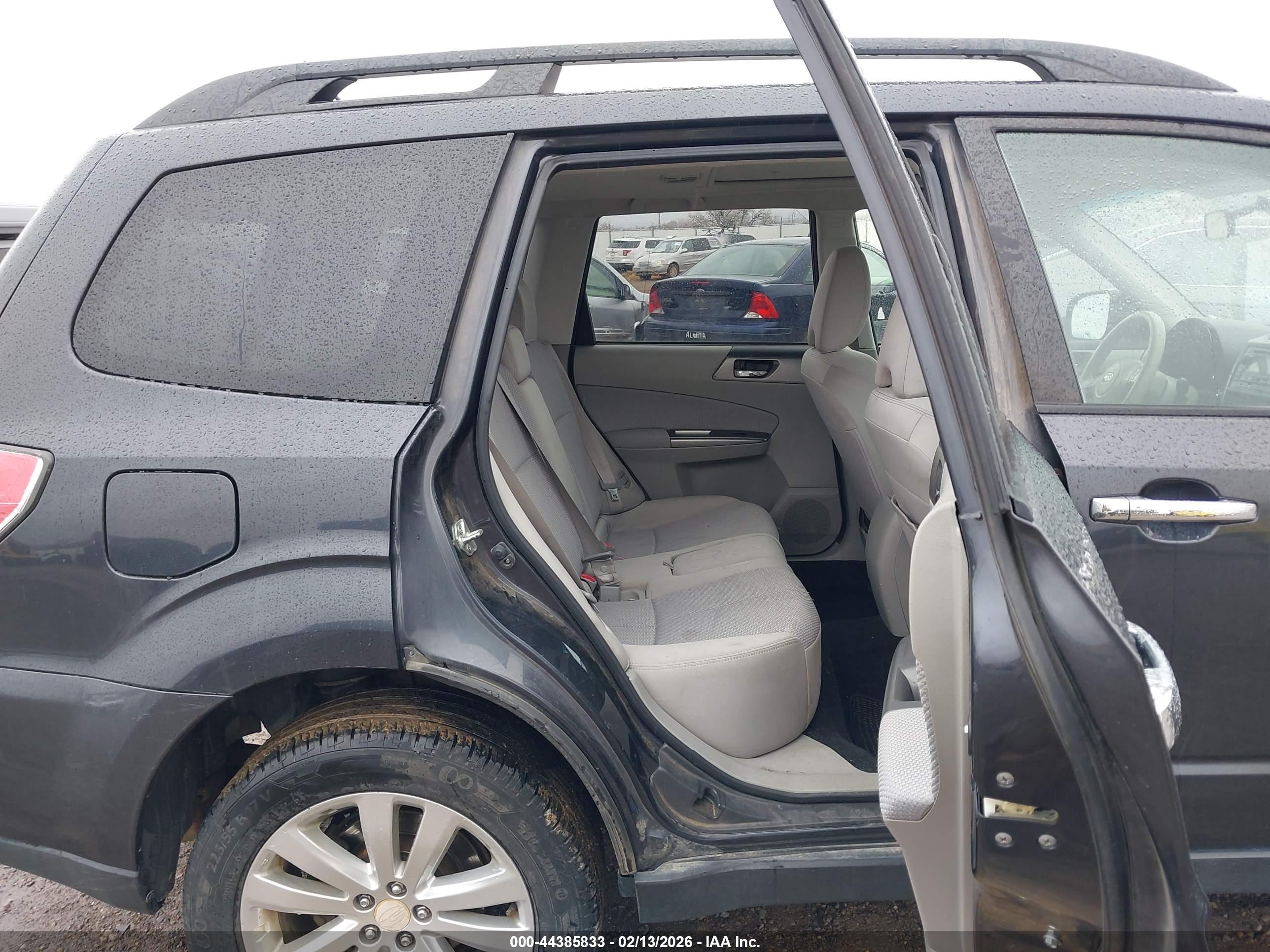 SUBARU FORESTER image 8