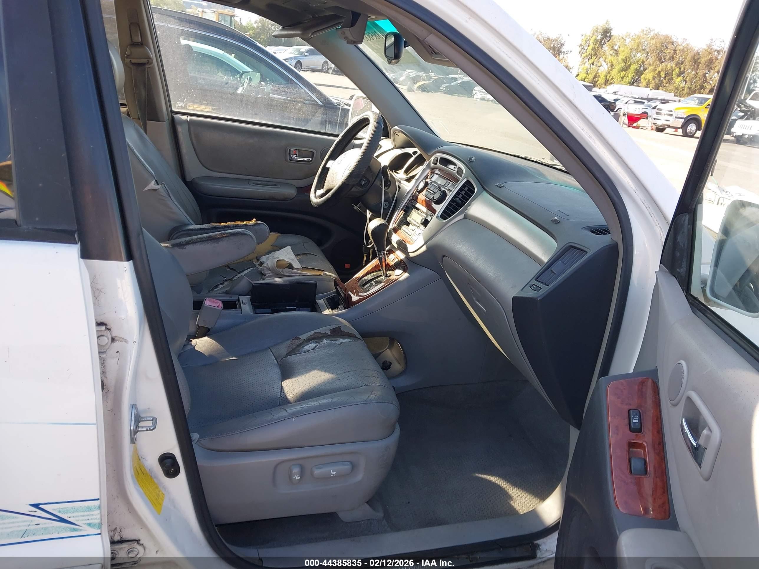 TOYOTA HIGHLANDER image 5