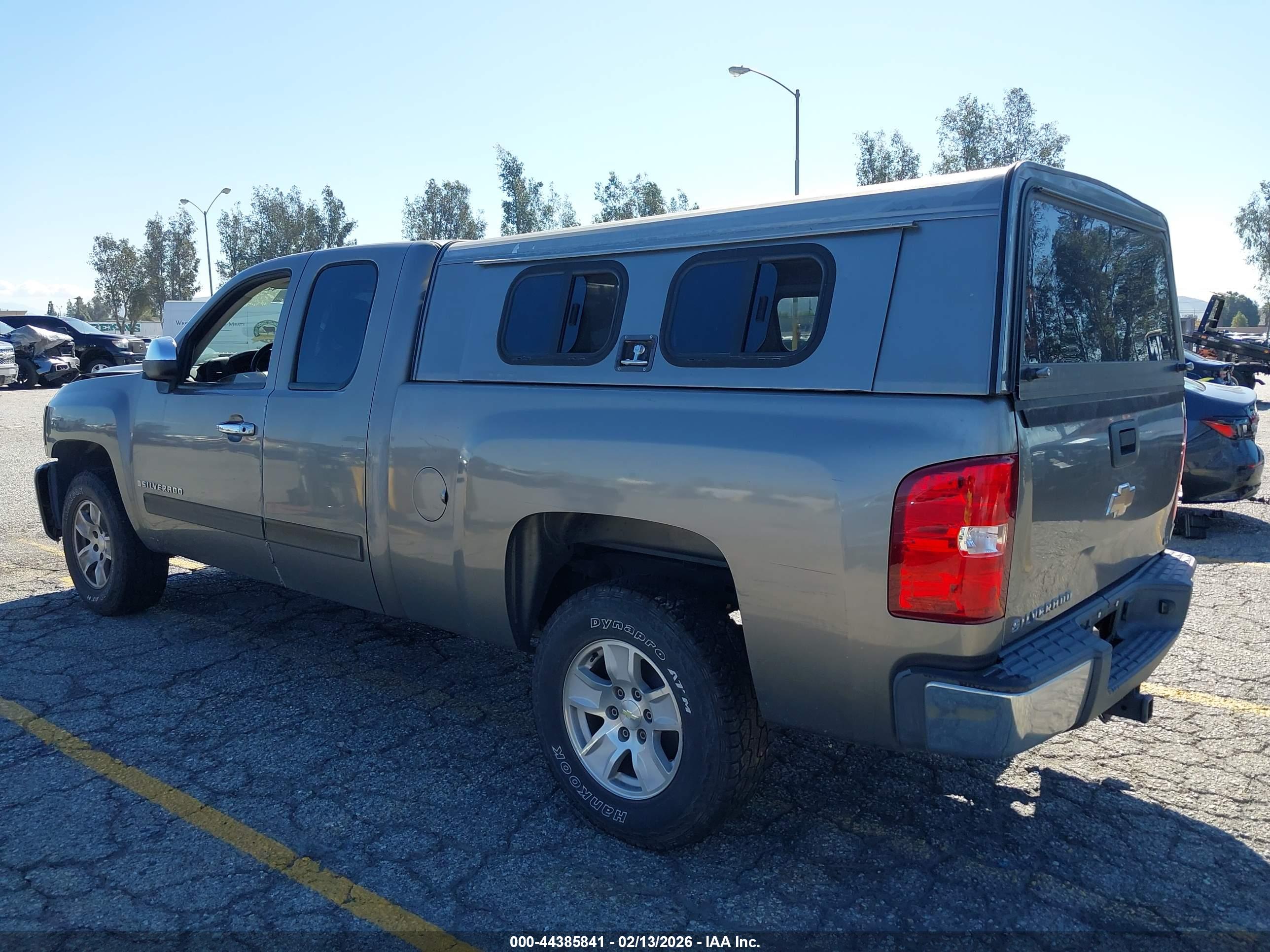 CHEVROLET SILVERADO image 3