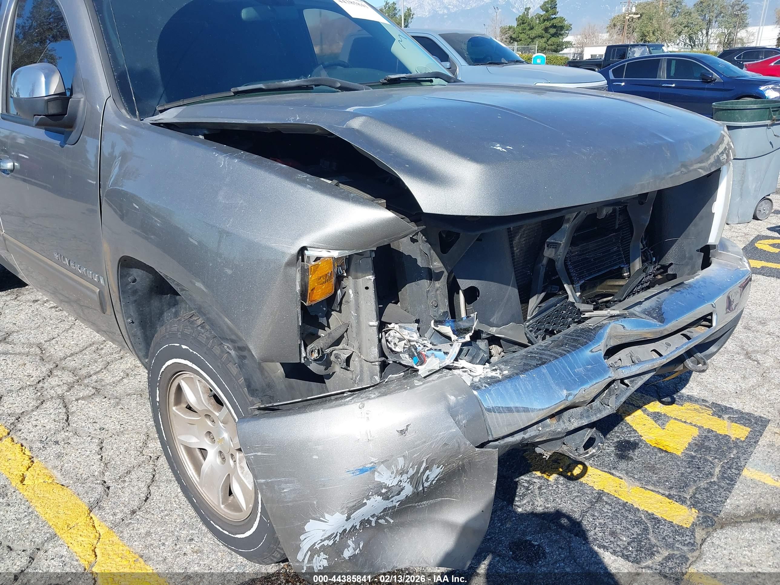 CHEVROLET SILVERADO image 6