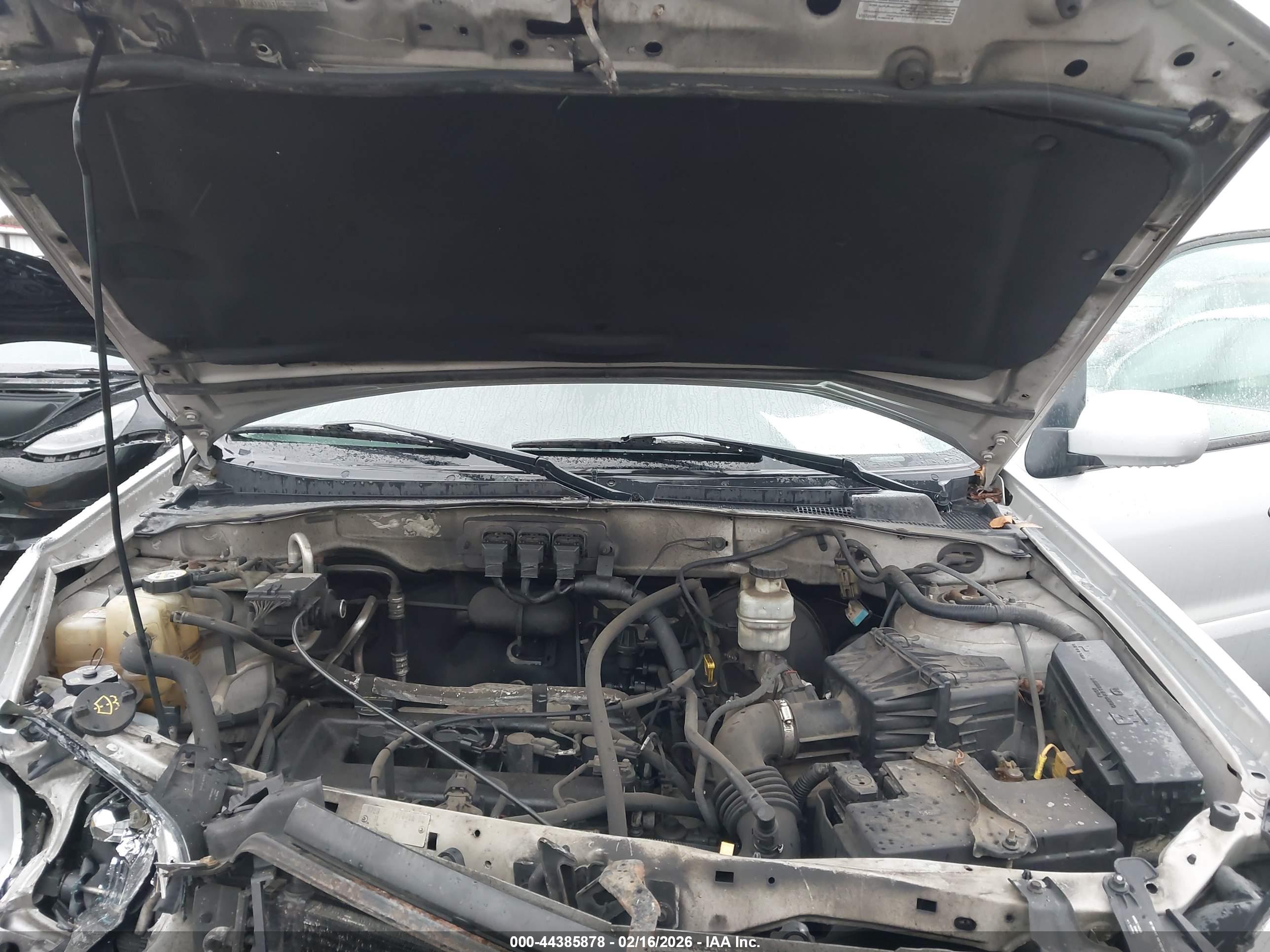 MAZDA TRIBUTE image 10