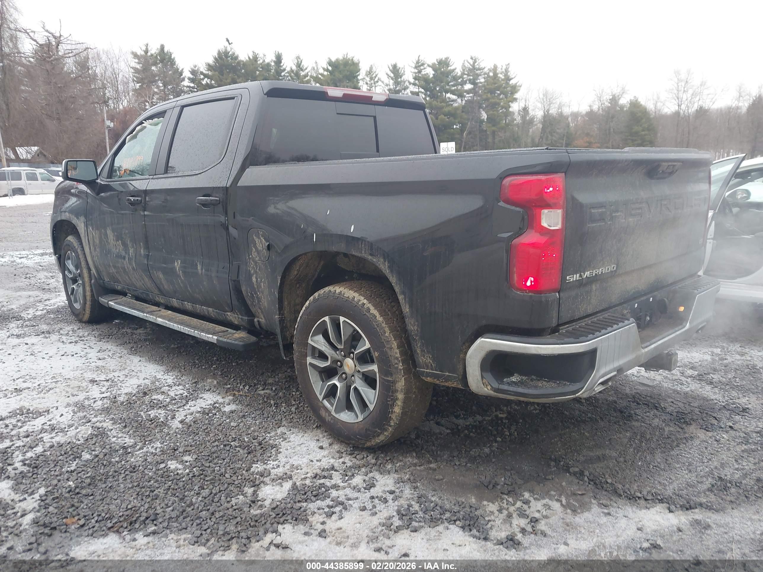 CHEVROLET SILVERADO image 3