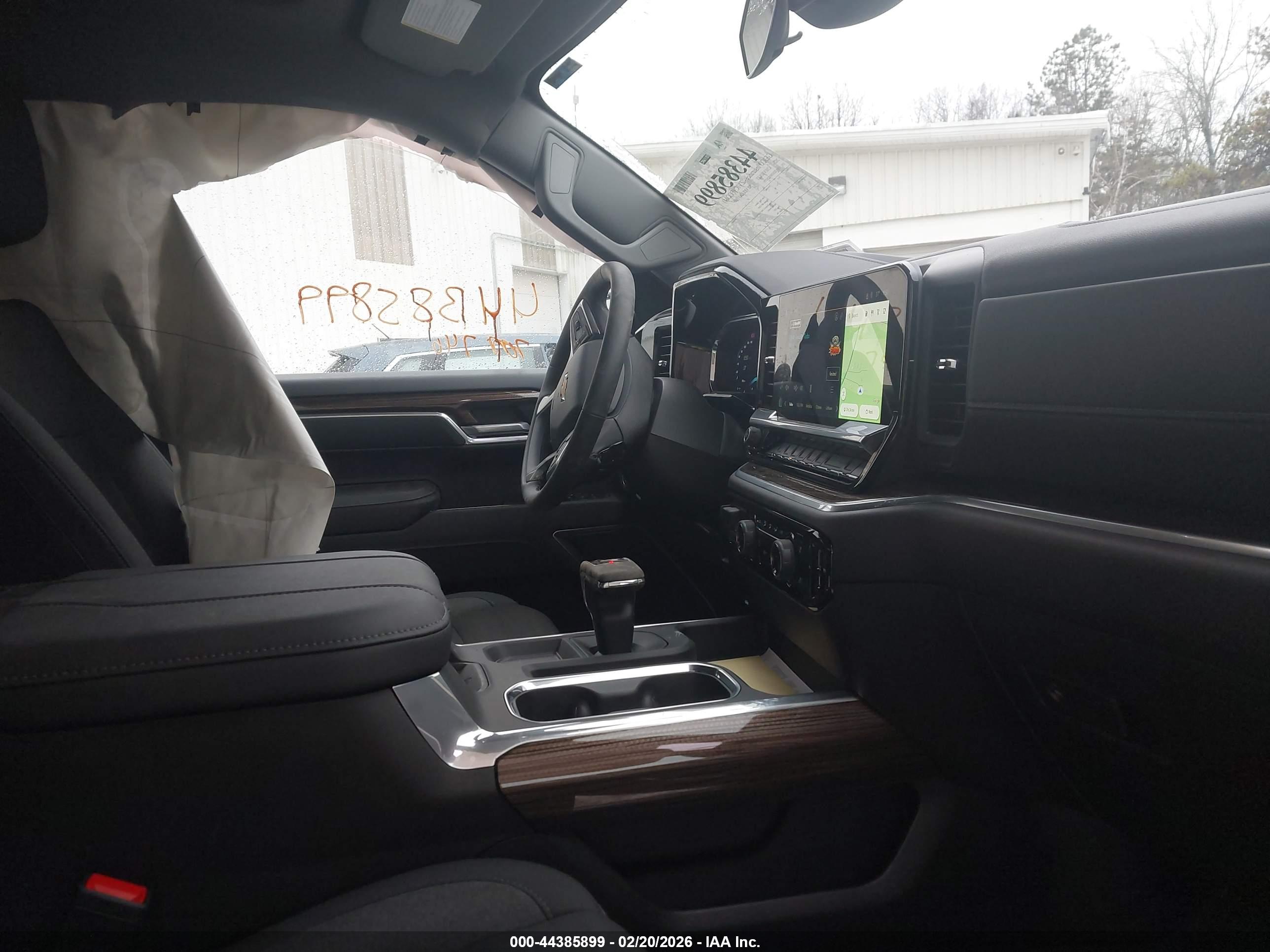 CHEVROLET SILVERADO image 5