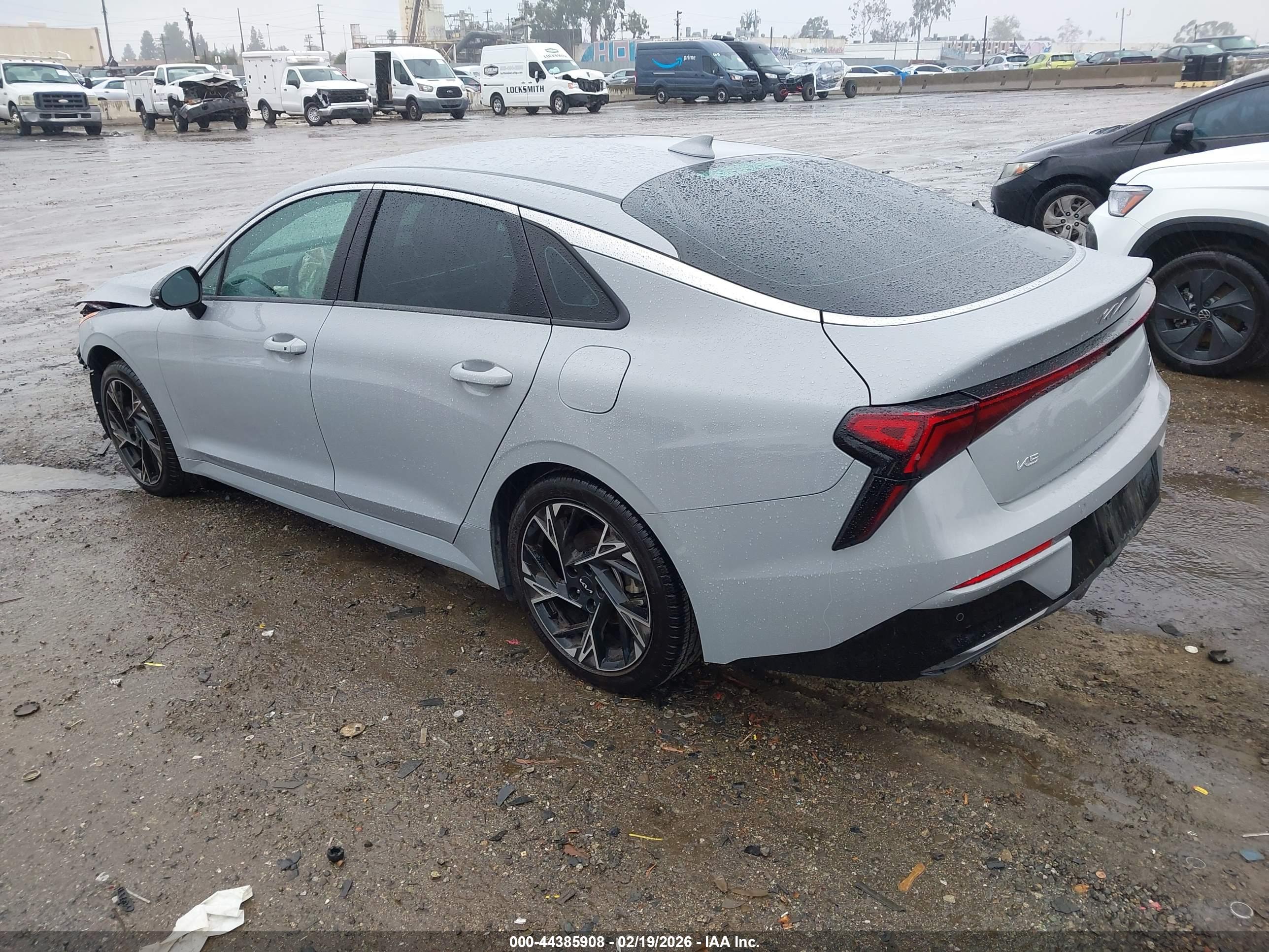 KIA K5 image 3