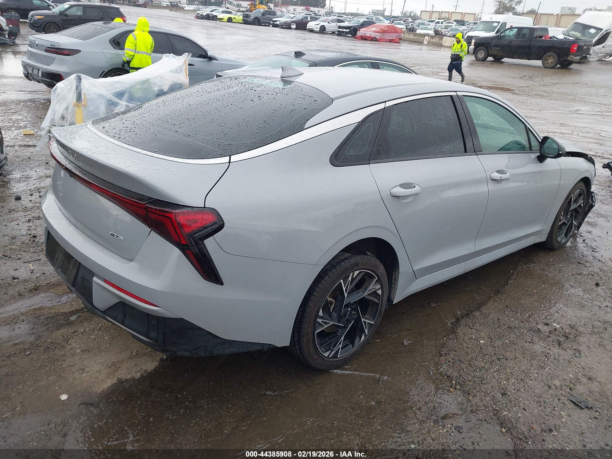 KIA K5 image 4