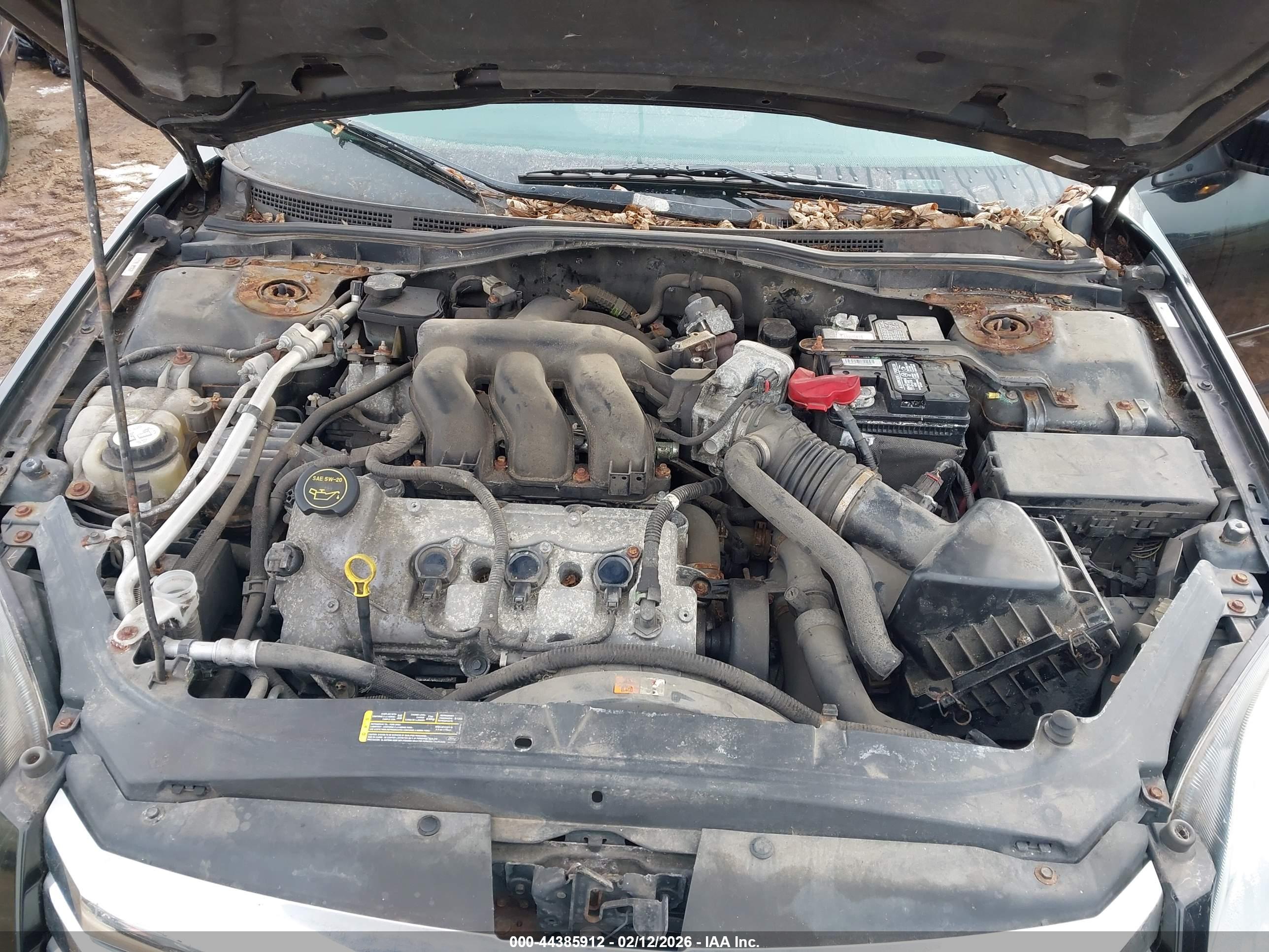 FORD FUSION image 10