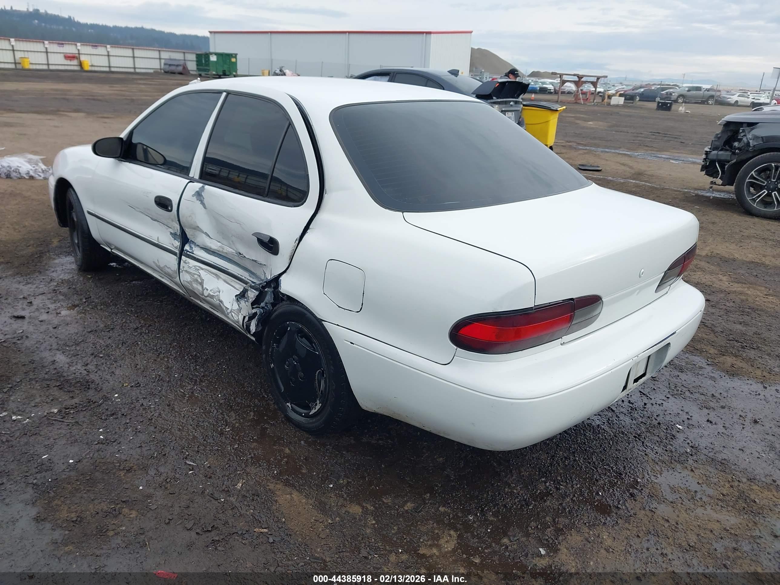 GEO PRIZM image 3