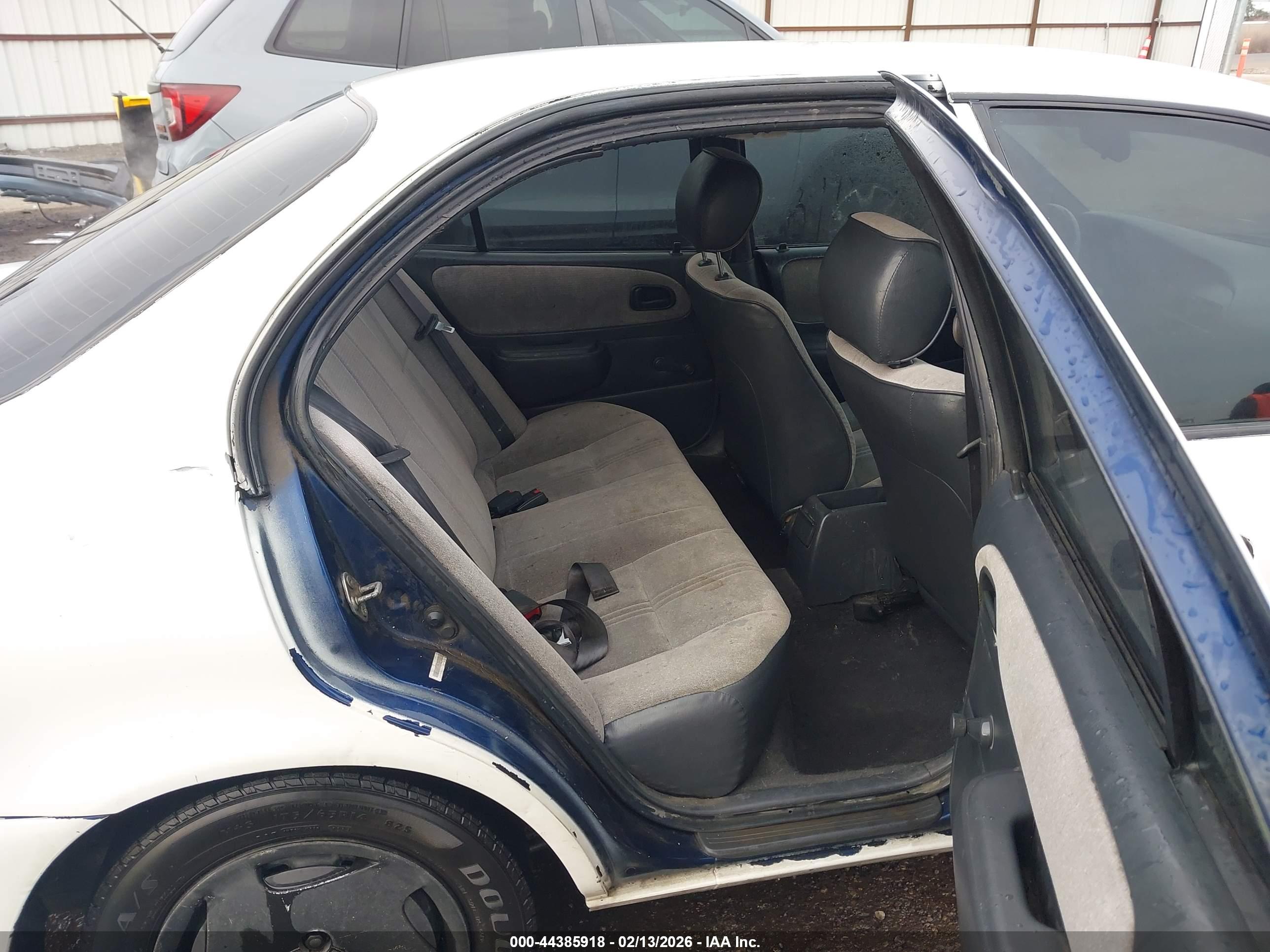 GEO PRIZM image 8