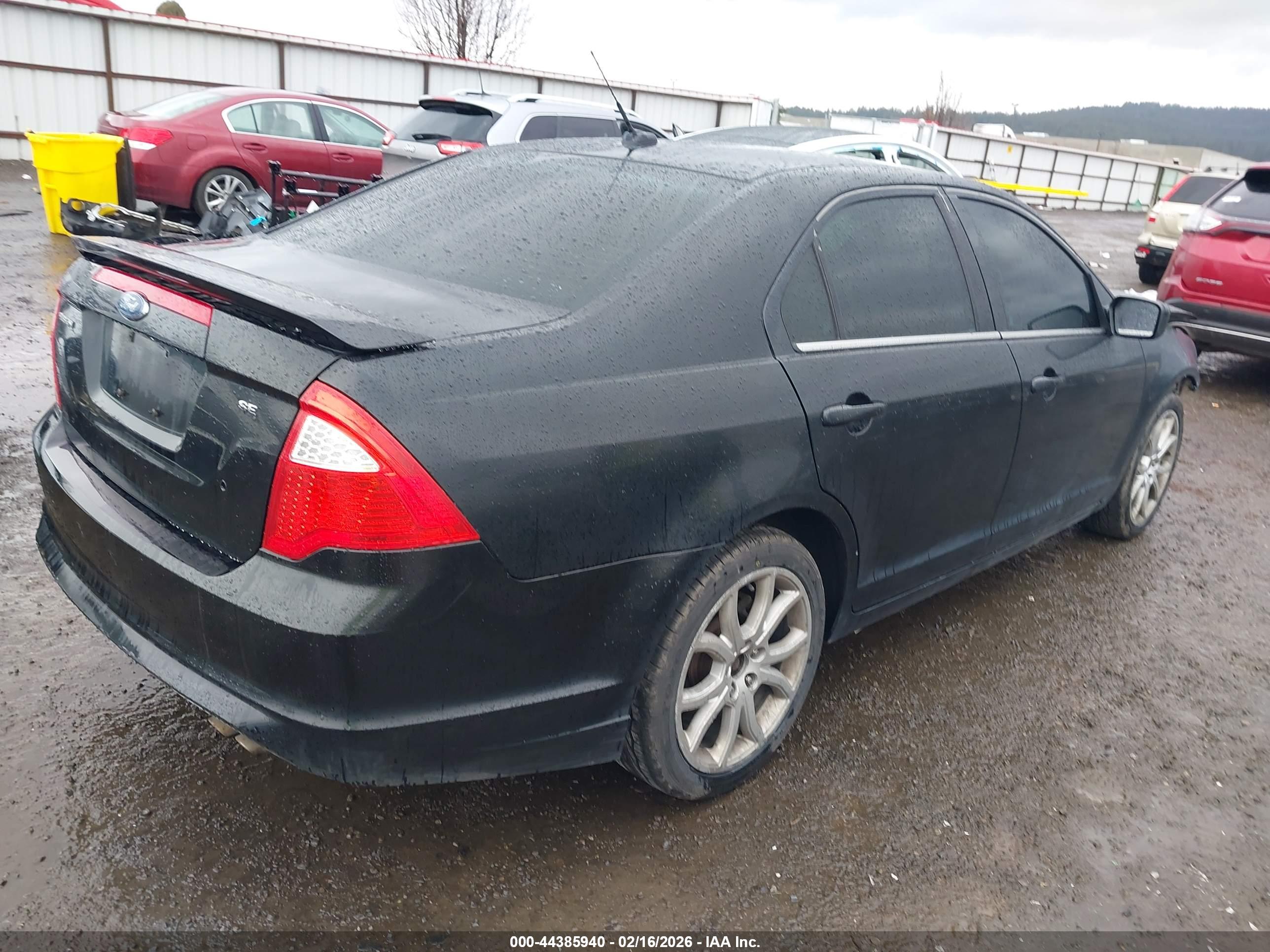 FORD FUSION image 4