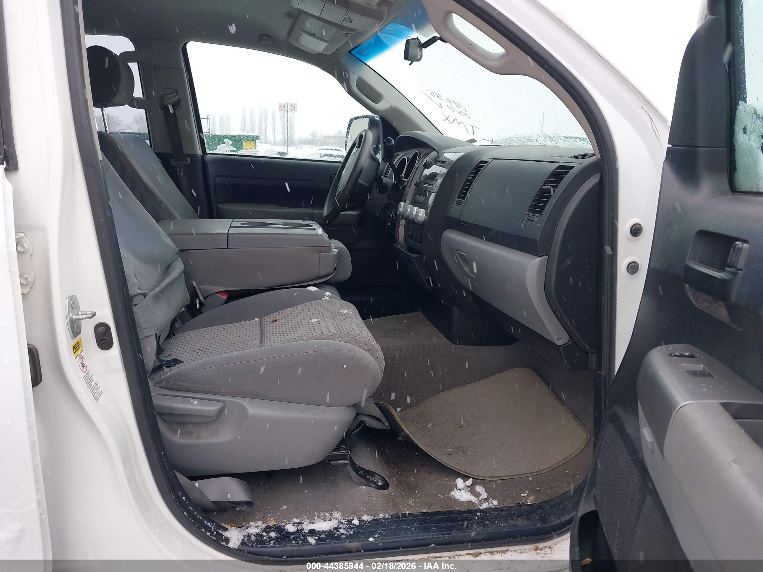 TOYOTA TUNDRA image 5