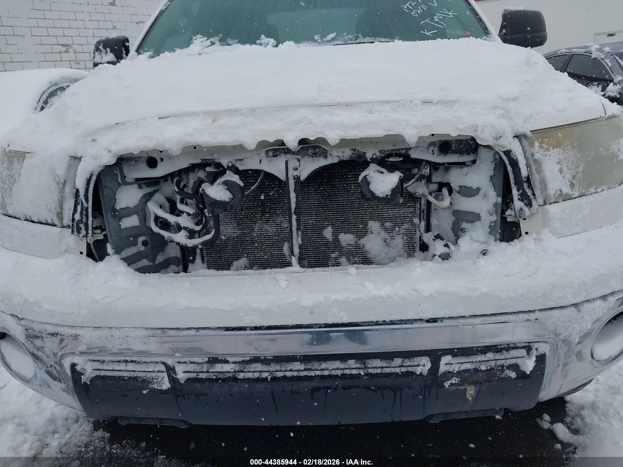 TOYOTA TUNDRA image 6