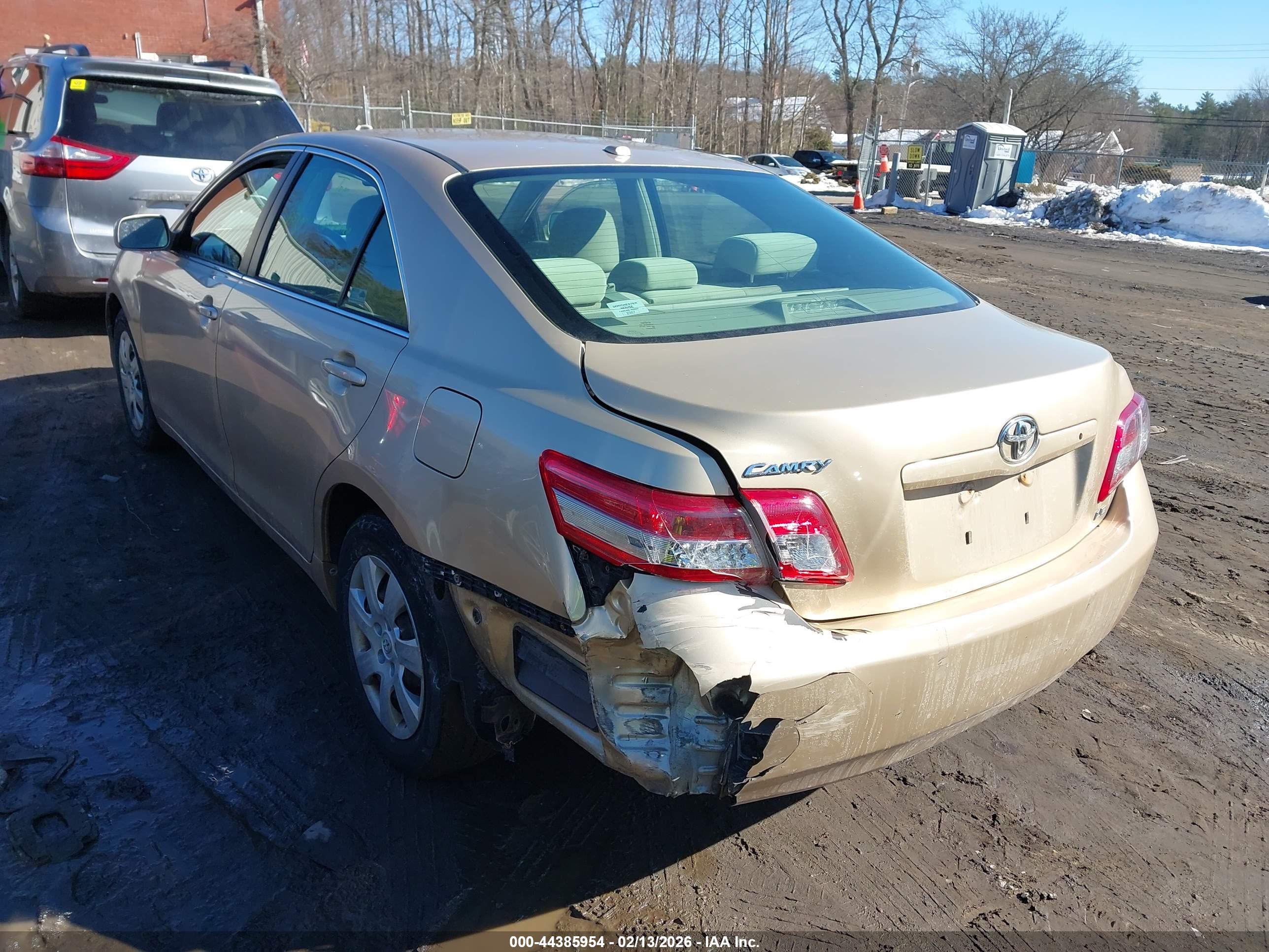 TOYOTA CAMRY image 3