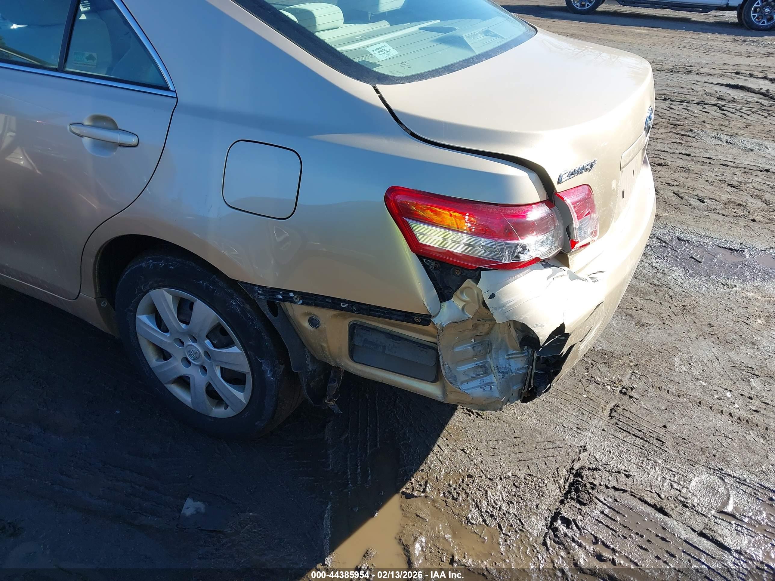 TOYOTA CAMRY image 6