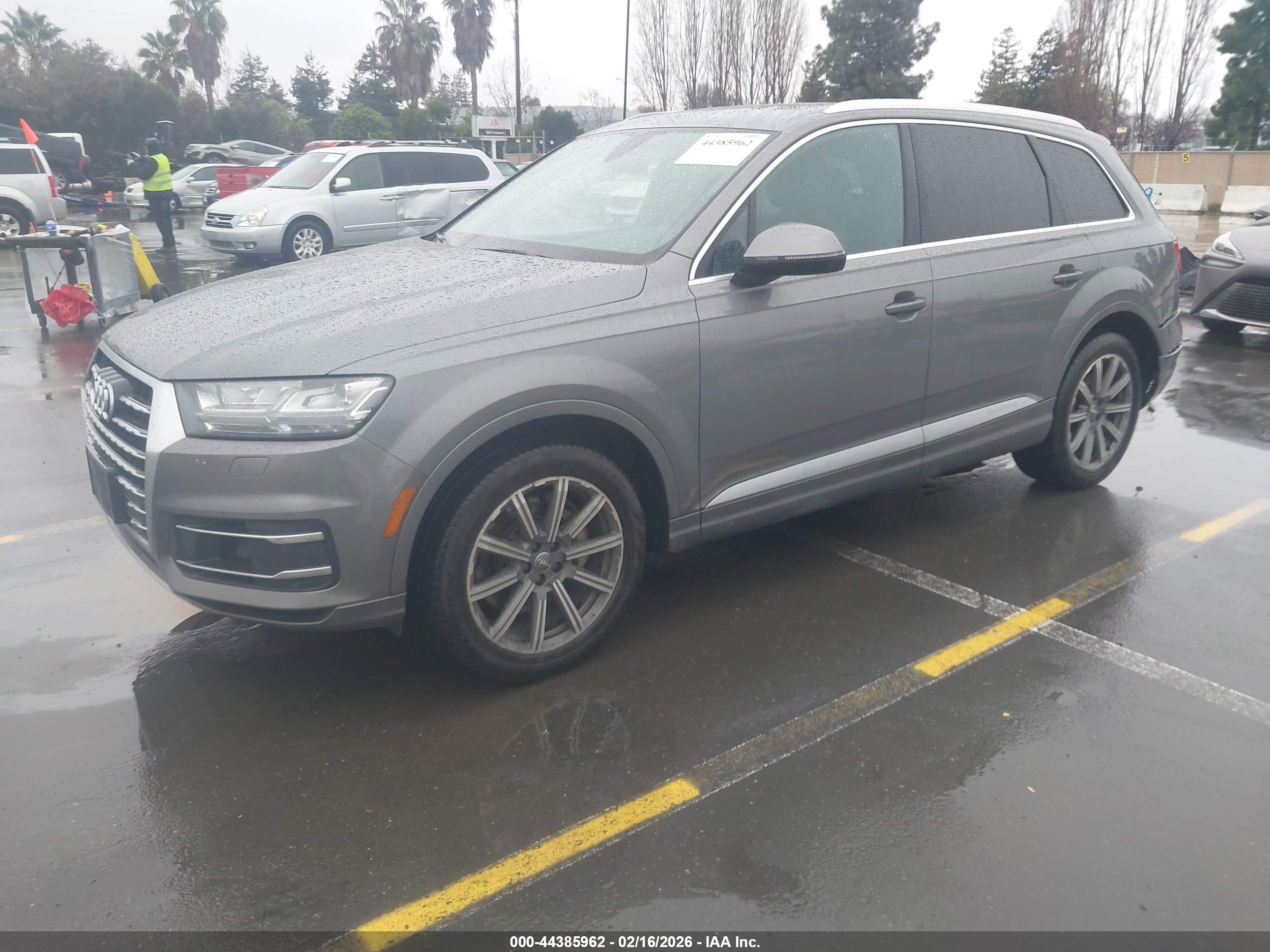 AUDI Q7 image 2