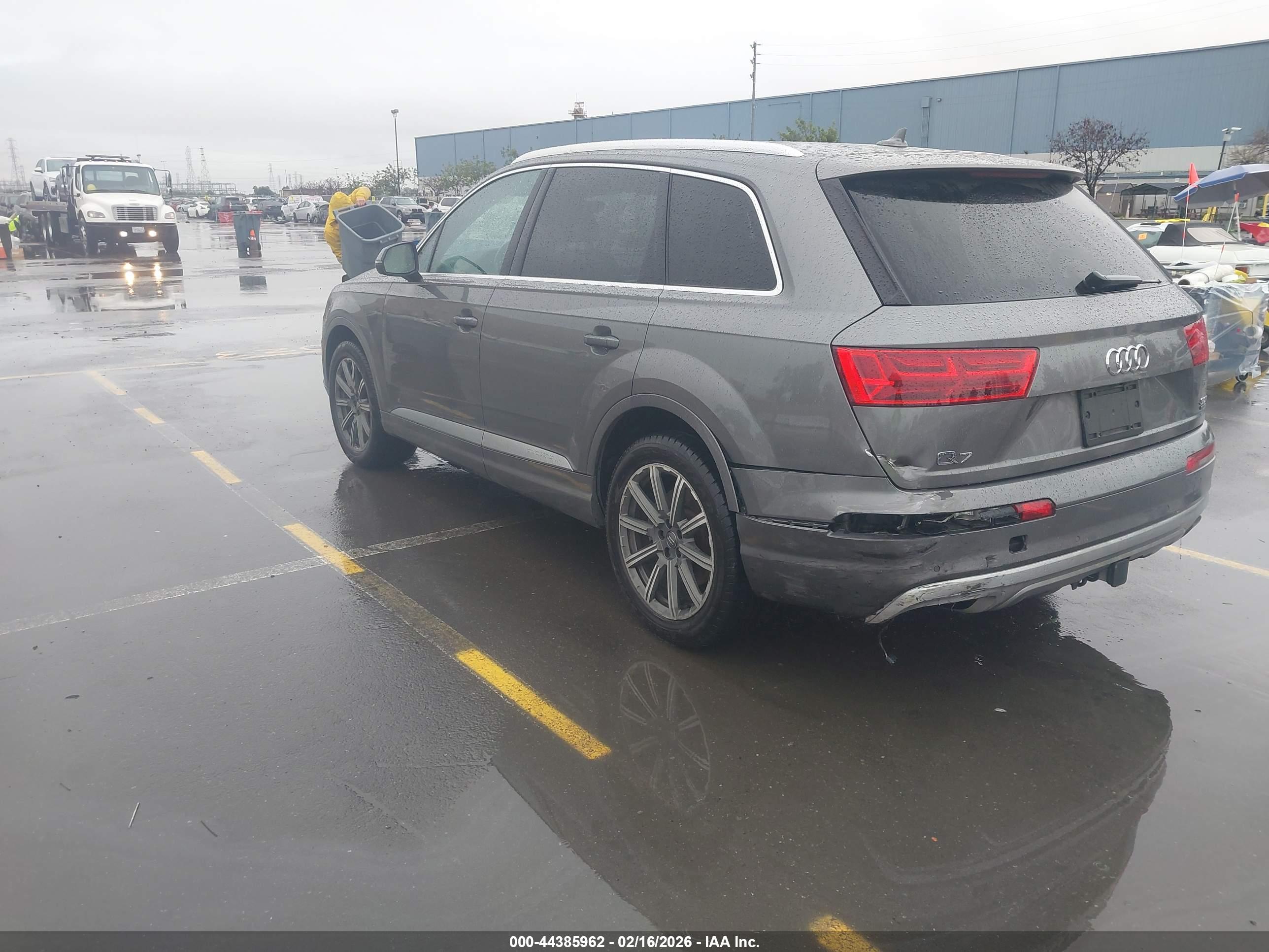 AUDI Q7 image 3