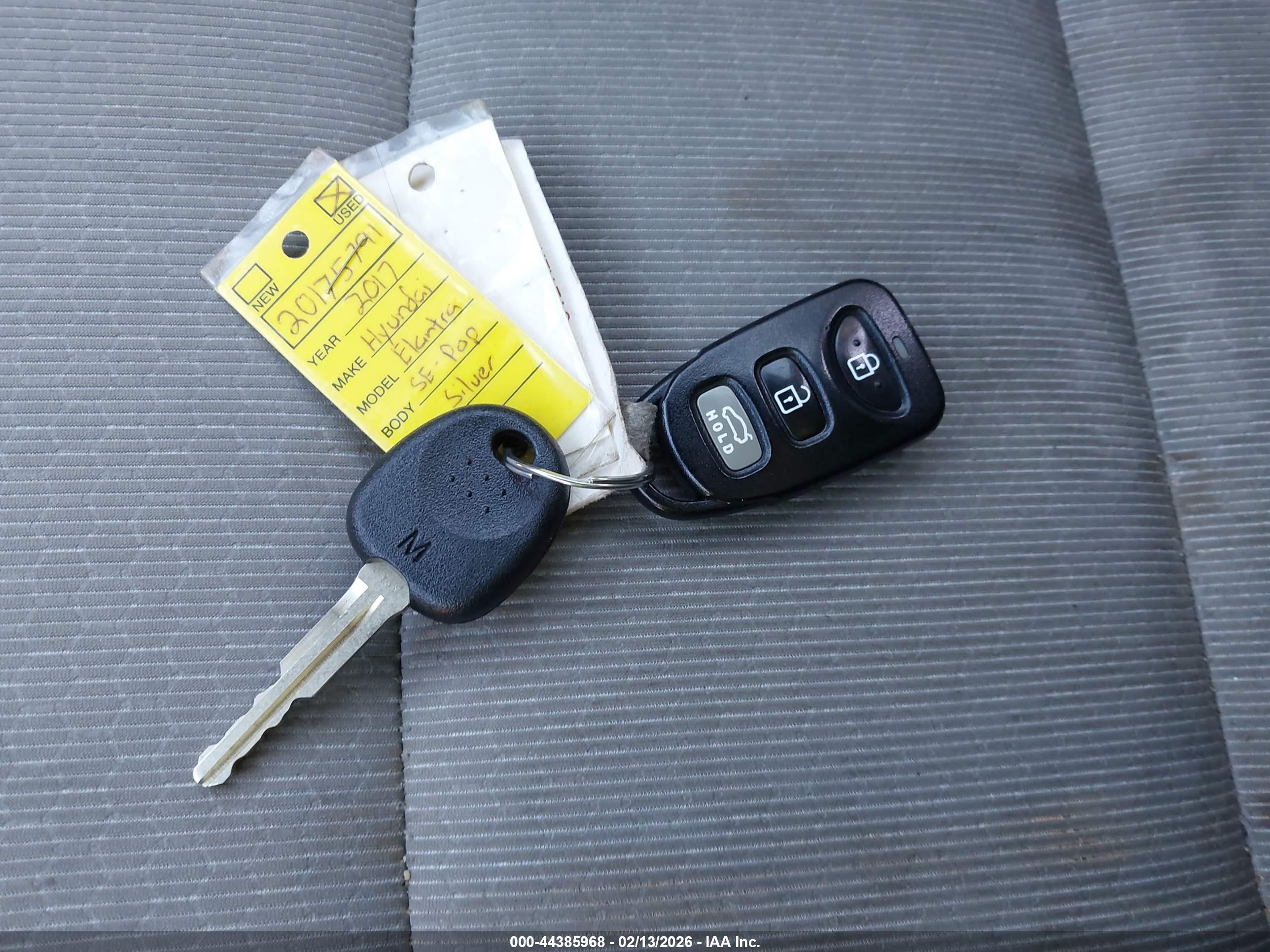 HYUNDAI ELANTRA image 11