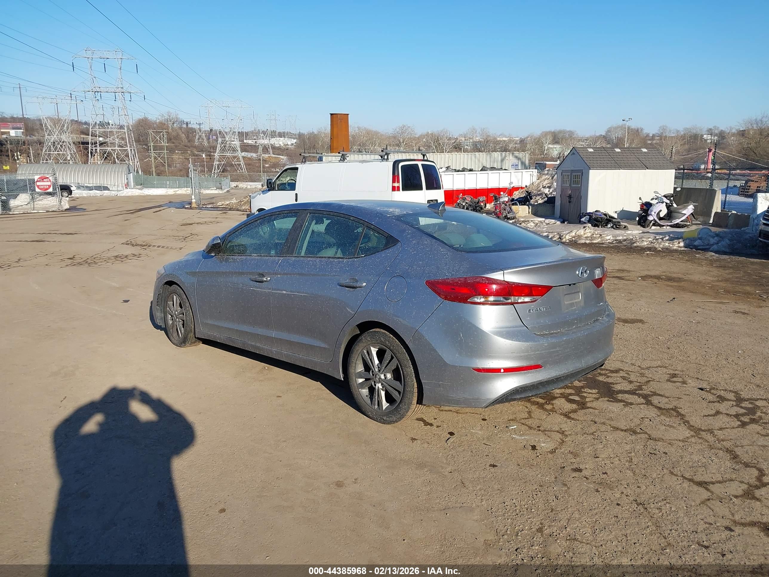 HYUNDAI ELANTRA image 3