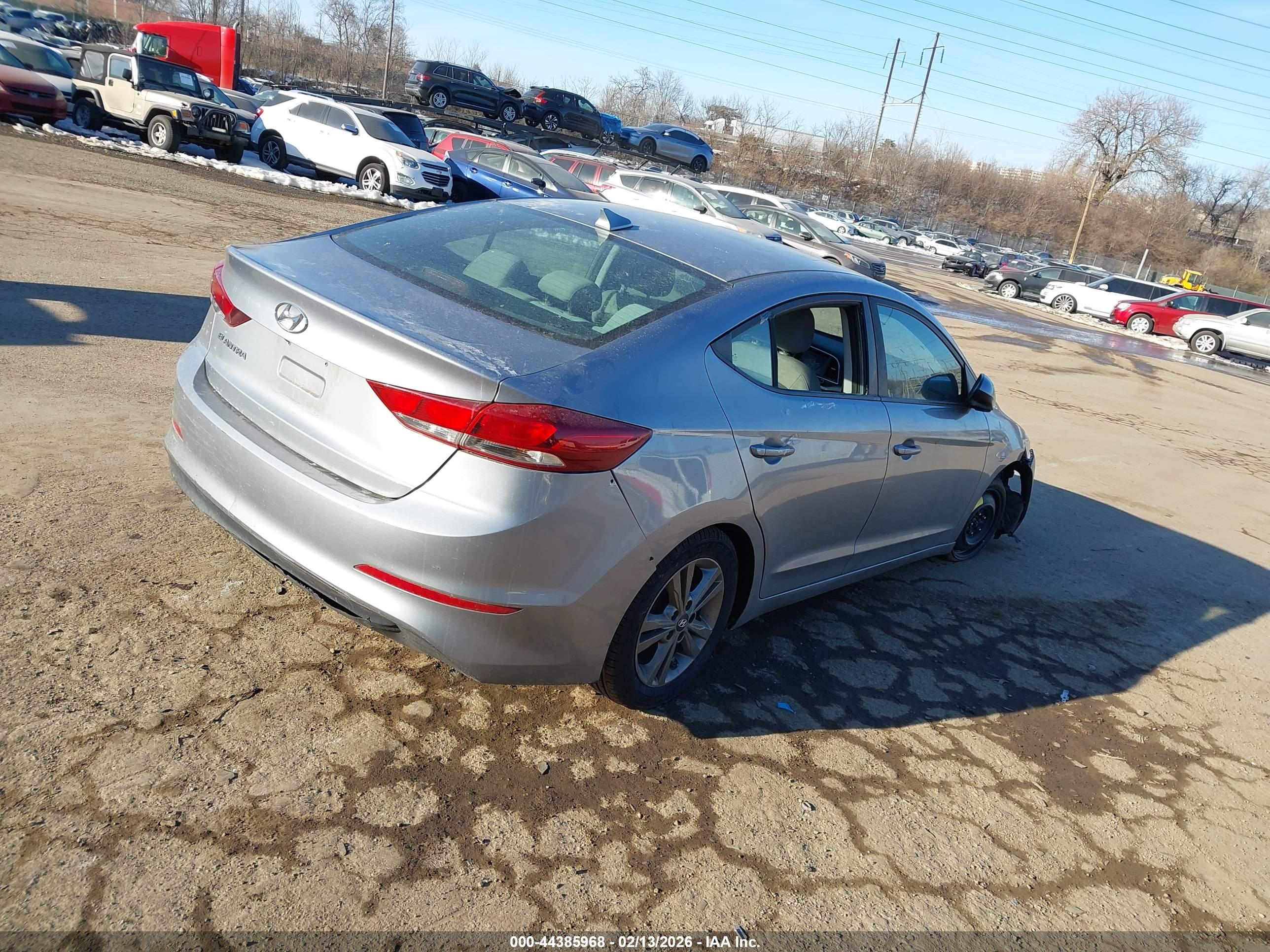 HYUNDAI ELANTRA image 4