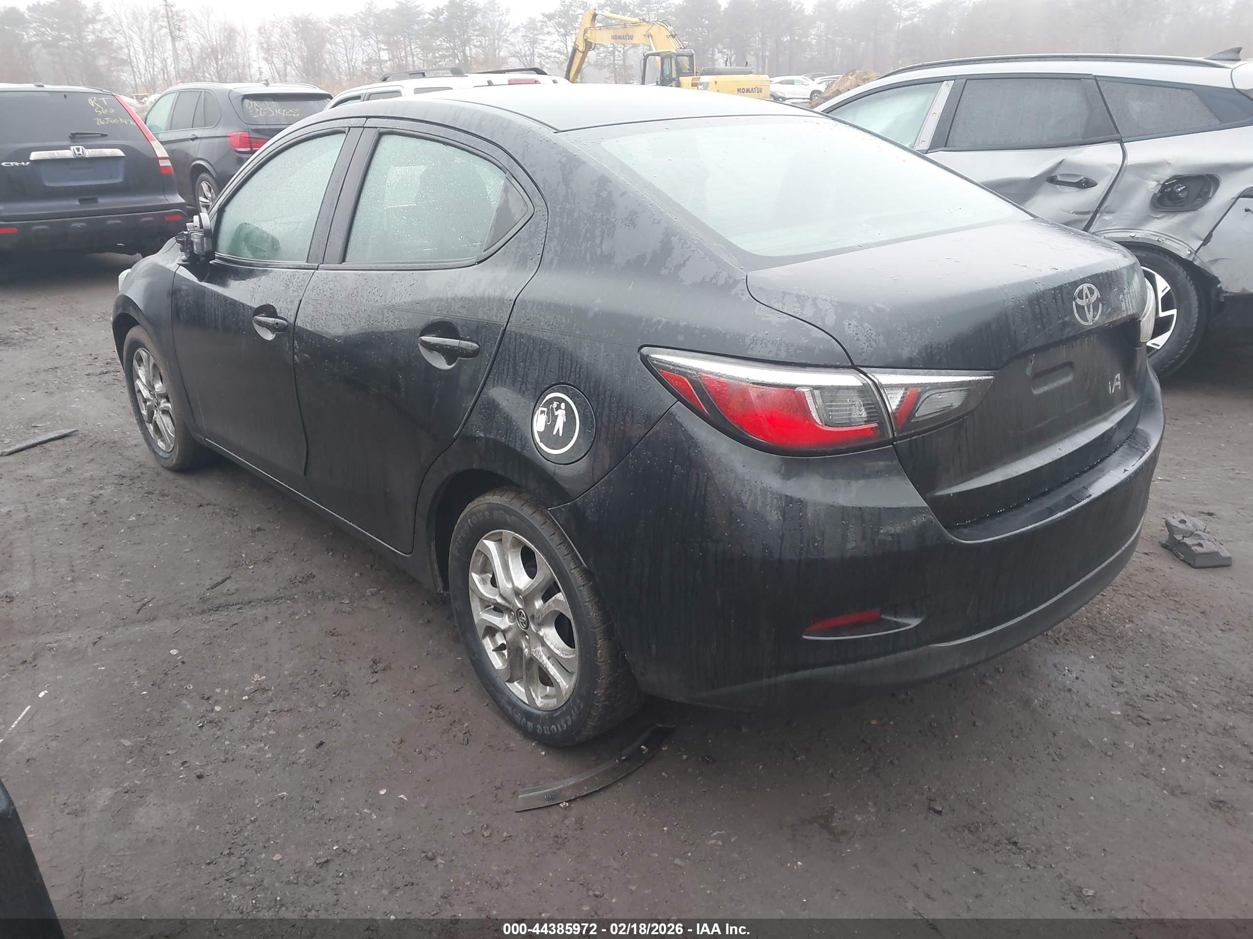 TOYOTA YARIS image 3