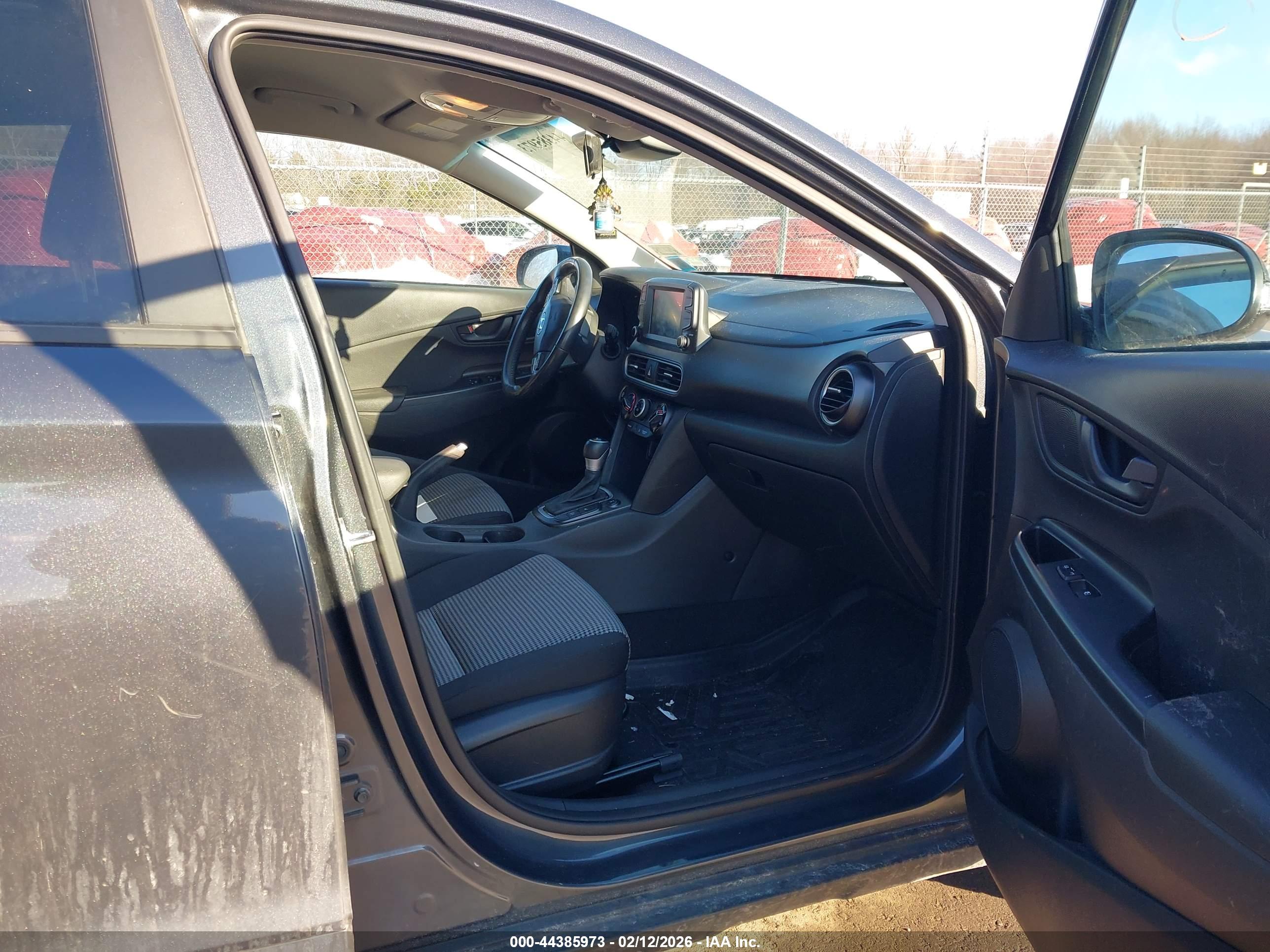 HYUNDAI KONA image 5