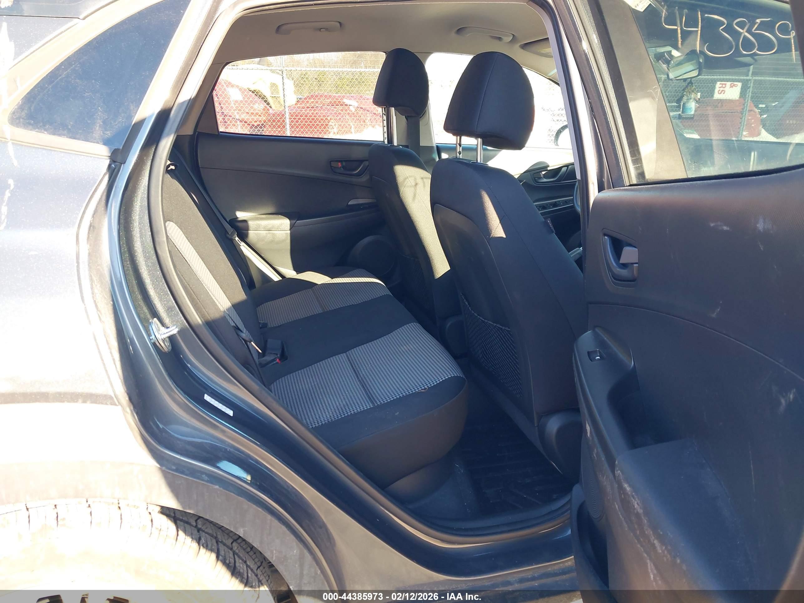 HYUNDAI KONA image 8