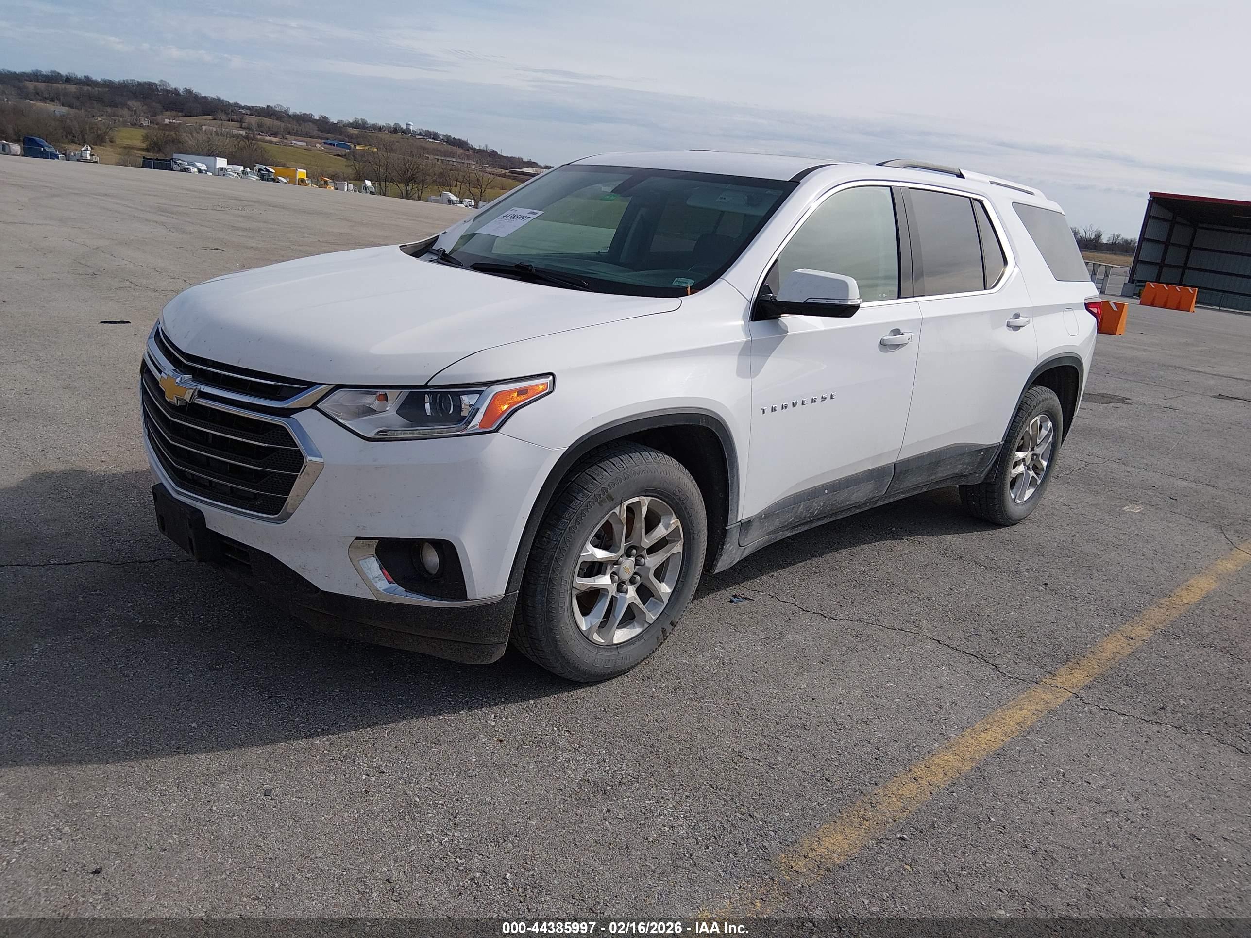 CHEVROLET TRAVERSE image 2